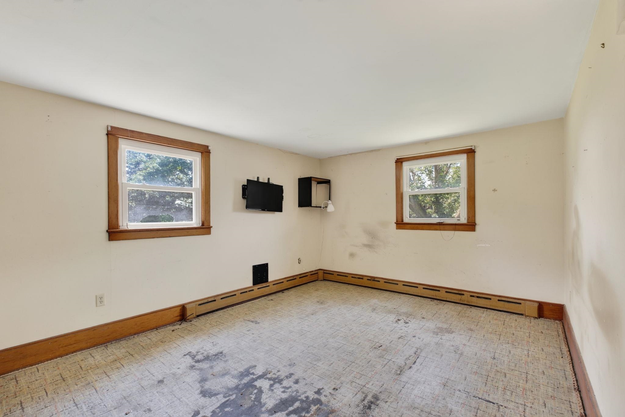 249 SOUTH EAST SIDE HWY, ELKTON, Virginia 22827, 3 Bedrooms Bedrooms, ,1 BathroomBathrooms,Residential,249 SOUTH EAST SIDE HWY,679857 MLS # 679857