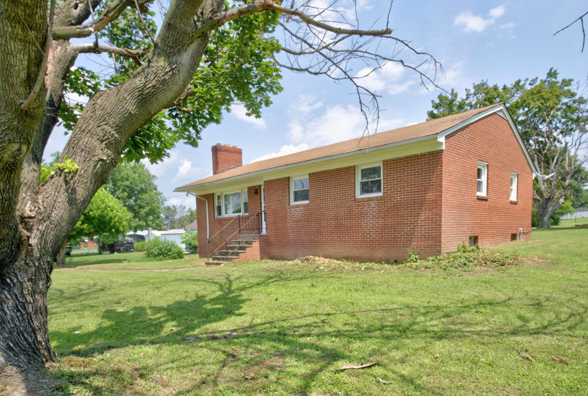 249 SOUTH EAST SIDE HWY, ELKTON, Virginia 22827, 3 Bedrooms Bedrooms, ,1 BathroomBathrooms,Residential,249 SOUTH EAST SIDE HWY,679857 MLS # 679857