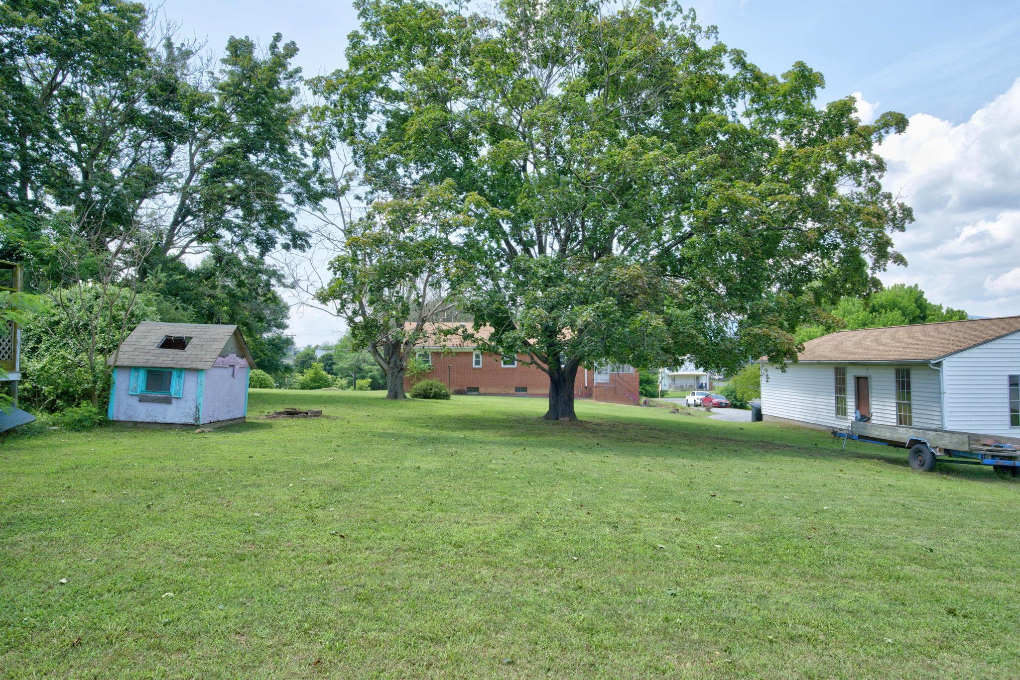 249 SOUTH EAST SIDE HWY, ELKTON, Virginia 22827, 3 Bedrooms Bedrooms, ,1 BathroomBathrooms,Residential,249 SOUTH EAST SIDE HWY,679857 MLS # 679857