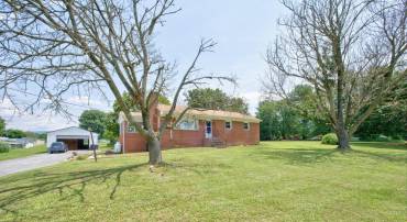 249 SOUTH EAST SIDE HWY, ELKTON, Virginia 22827, 3 Bedrooms Bedrooms, ,1 BathroomBathrooms,Residential,249 SOUTH EAST SIDE HWY,679857 MLS # 679857