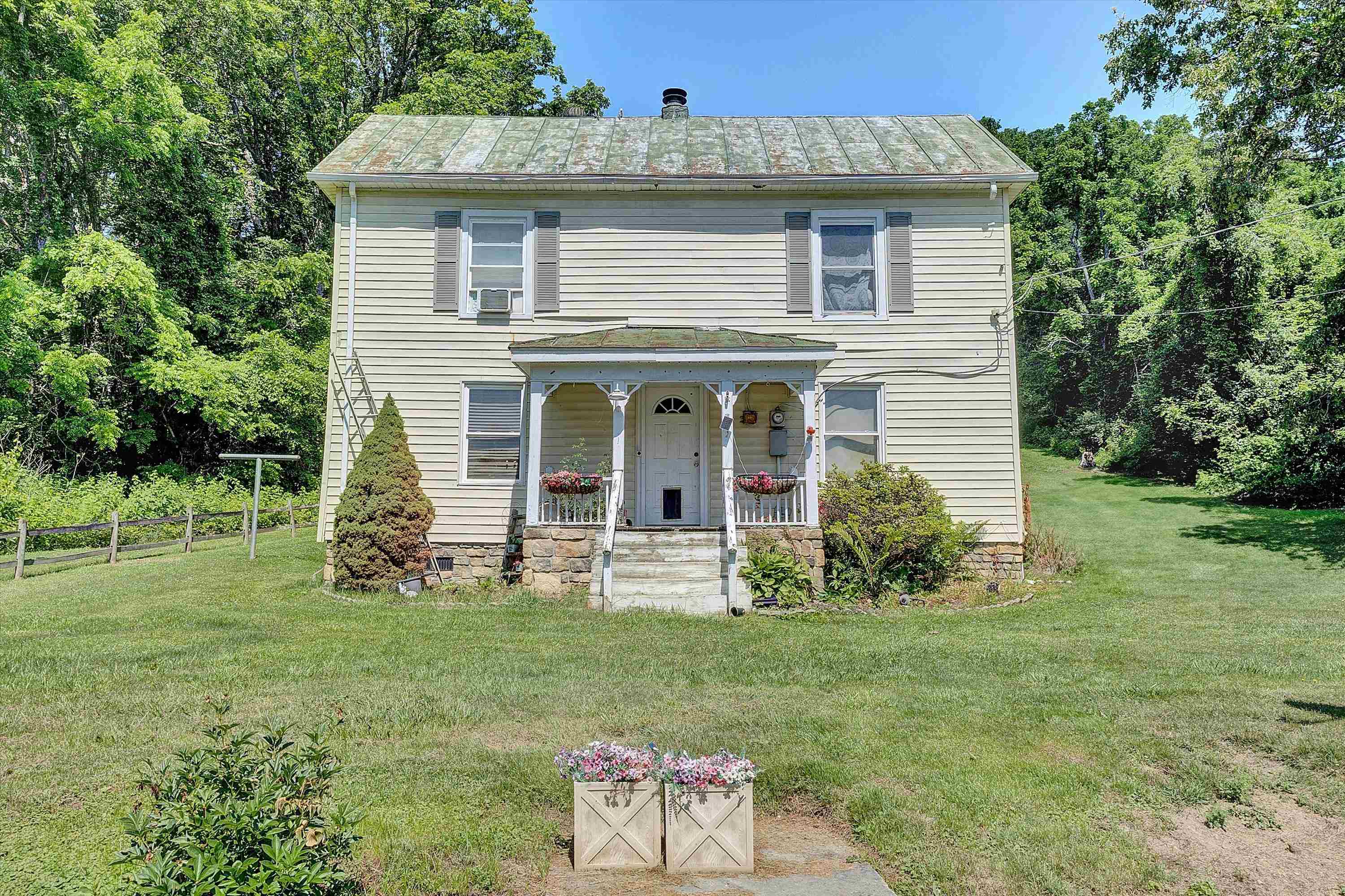 16287 INDIAN DRAFT RD, WILLIAMSVILLE, Virginia 24487, 2 Bedrooms Bedrooms, ,2 BathroomsBathrooms,Residential,16287 INDIAN DRAFT RD,679861 MLS # 679861 16287 INDIAN DRAFT RD, WILLIAMSVILLE, Virginia 24487, 2 Bedrooms Bedrooms, ,2 BathroomsBathrooms,Residential,16287 INDIAN DRAFT RD,679861 MLS # 679861