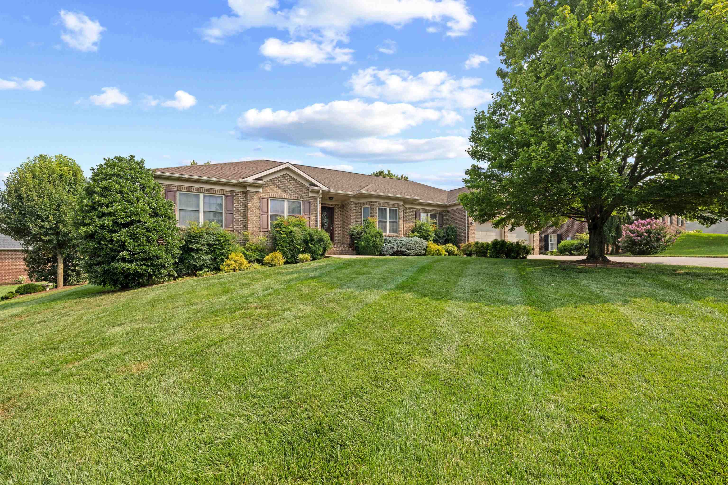 319 MELVIN CIR, BRIDGEWATER, Virginia 22812, 3 Bedrooms Bedrooms, ,2 BathroomsBathrooms,Residential,319 MELVIN CIR,679870 MLS # 679870