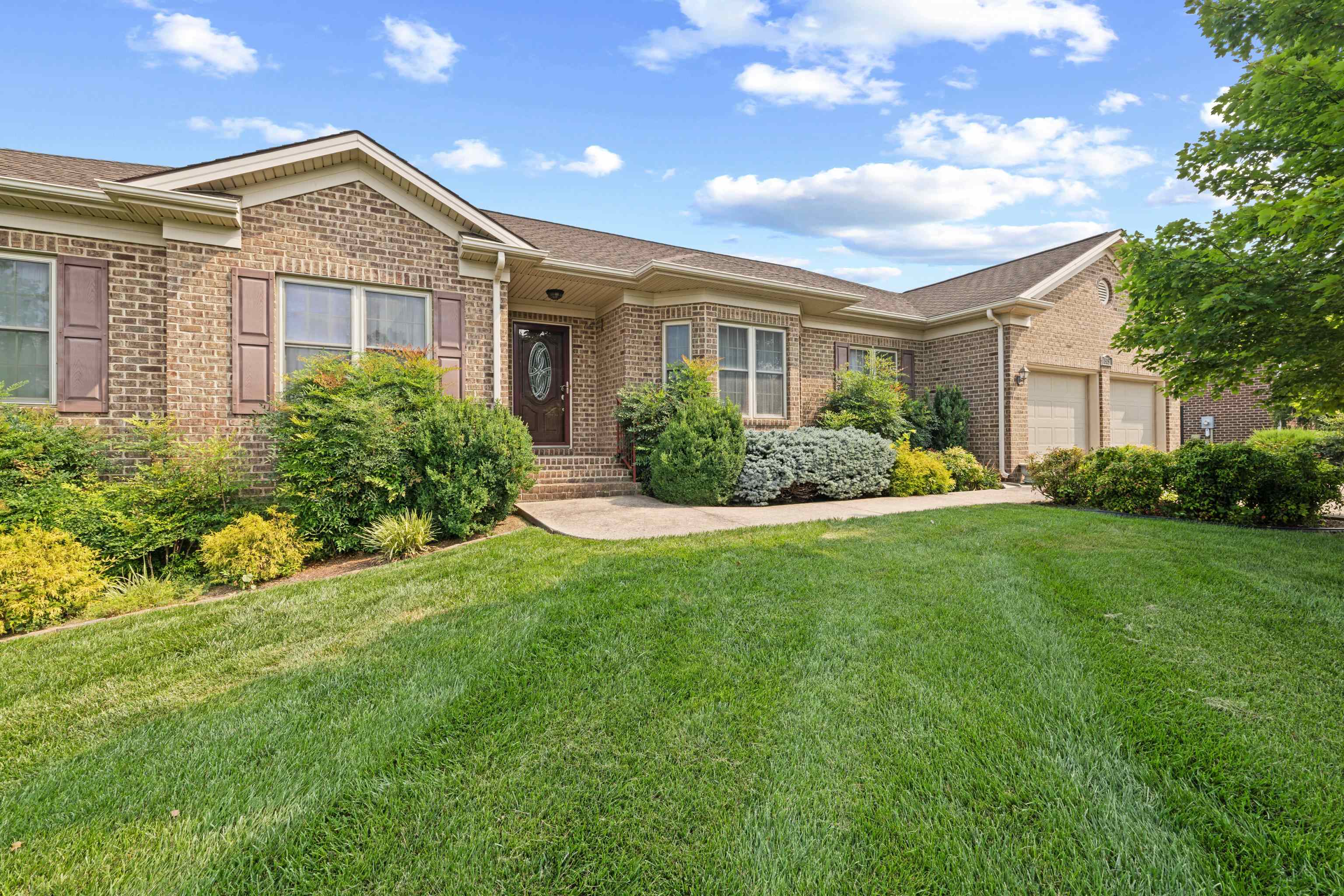 319 MELVIN CIR, BRIDGEWATER, Virginia 22812, 3 Bedrooms Bedrooms, ,2 BathroomsBathrooms,Residential,319 MELVIN CIR,679870 MLS # 679870 319 MELVIN CIR, BRIDGEWATER, Virginia 22812, 3 Bedrooms Bedrooms, ,2 BathroomsBathrooms,Residential,319 MELVIN CIR,679870 MLS # 679870