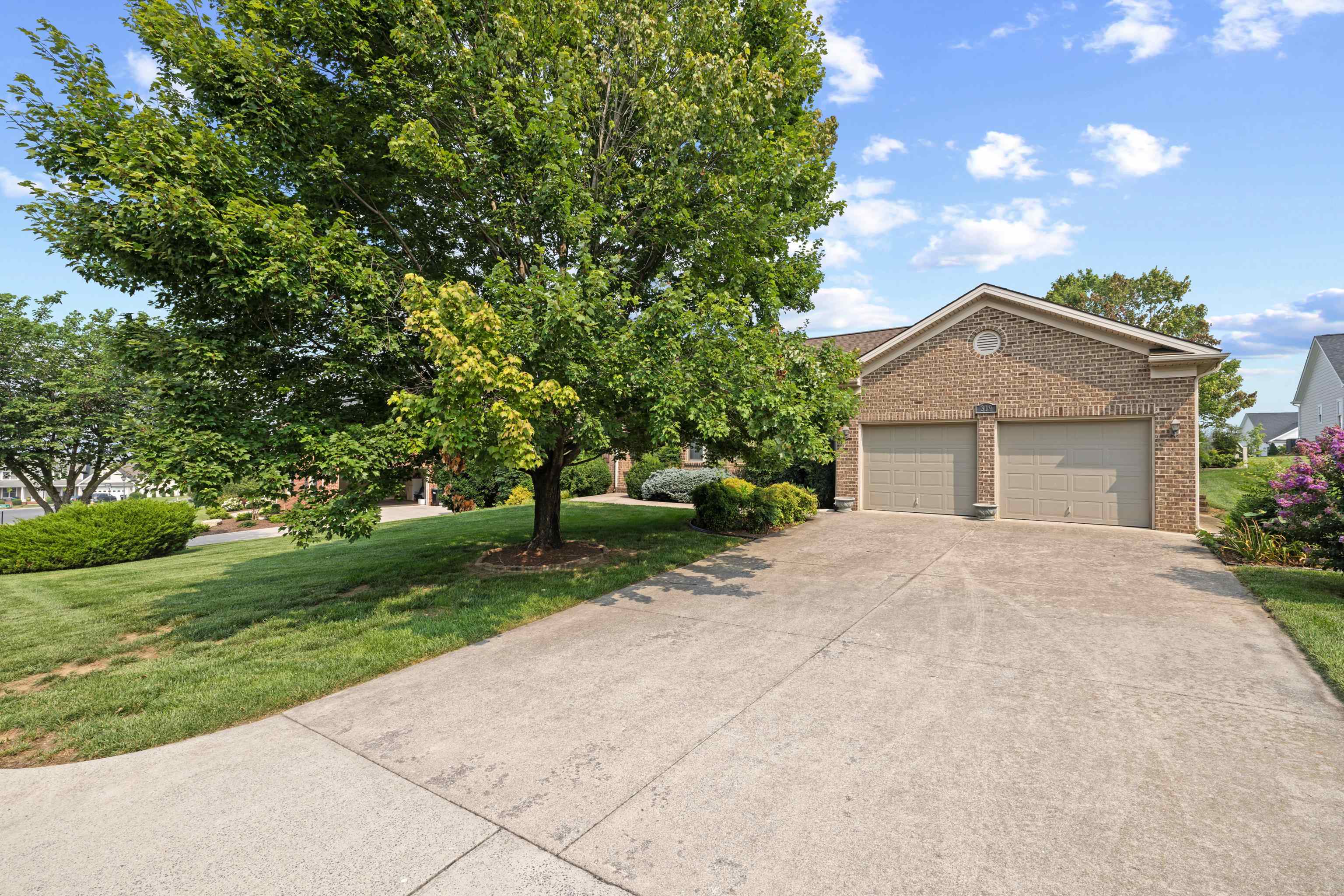 319 MELVIN CIR, BRIDGEWATER, Virginia 22812, 3 Bedrooms Bedrooms, ,2 BathroomsBathrooms,Residential,319 MELVIN CIR,679870 MLS # 679870 319 MELVIN CIR, BRIDGEWATER, Virginia 22812, 3 Bedrooms Bedrooms, ,2 BathroomsBathrooms,Residential,319 MELVIN CIR,679870 MLS # 679870