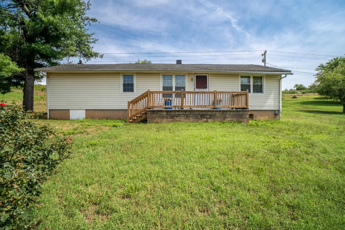11261 NORWOOD RD, WINGINA, Virginia 24599, 3 Bedrooms Bedrooms, ,1 BathroomBathrooms,Residential,11261 NORWOOD RD,679883 MLS # 679883