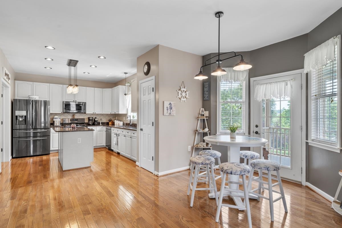 209 BUCHANAN DR, BROADWAY, Virginia 22815, 5 Bedrooms Bedrooms, ,3 BathroomsBathrooms,Residential,209 Buchanan Drive, Broadway, VA 22815,209 BUCHANAN DR,679887 MLS # 679887