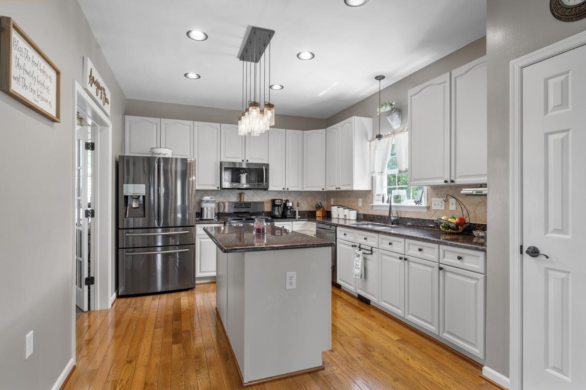 209 BUCHANAN DR, BROADWAY, Virginia 22815, 5 Bedrooms Bedrooms, ,3 BathroomsBathrooms,Residential,209 Buchanan Drive, Broadway, VA 22815,209 BUCHANAN DR,679887 MLS # 679887