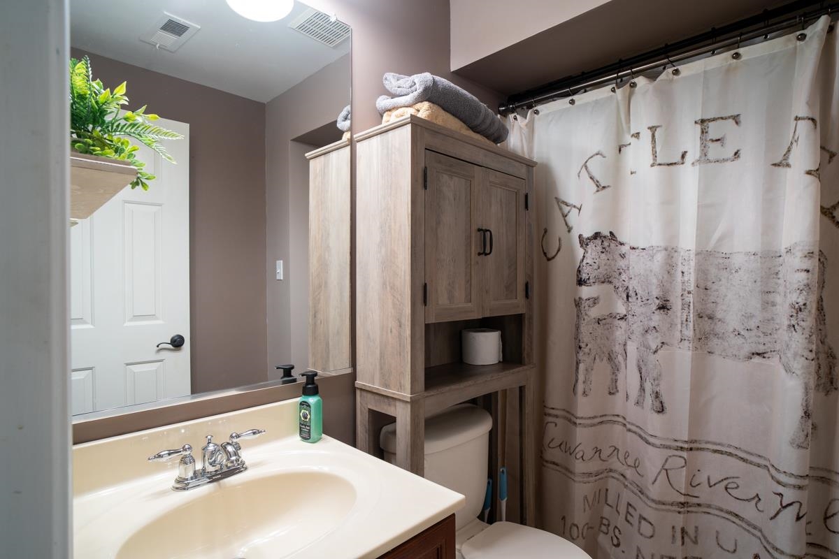 209 BUCHANAN DR, BROADWAY, Virginia 22815, 5 Bedrooms Bedrooms, ,3 BathroomsBathrooms,Residential,209 Buchanan Drive, Broadway, VA 22815,209 BUCHANAN DR,679887 MLS # 679887