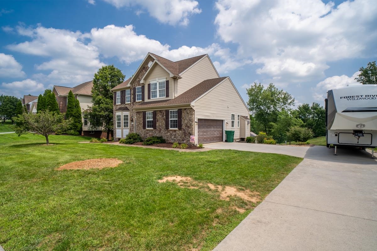 209 BUCHANAN DR, BROADWAY, Virginia 22815, 5 Bedrooms Bedrooms, ,3 BathroomsBathrooms,Residential,209 Buchanan Drive, Broadway, VA 22815,209 BUCHANAN DR,679887 MLS # 679887