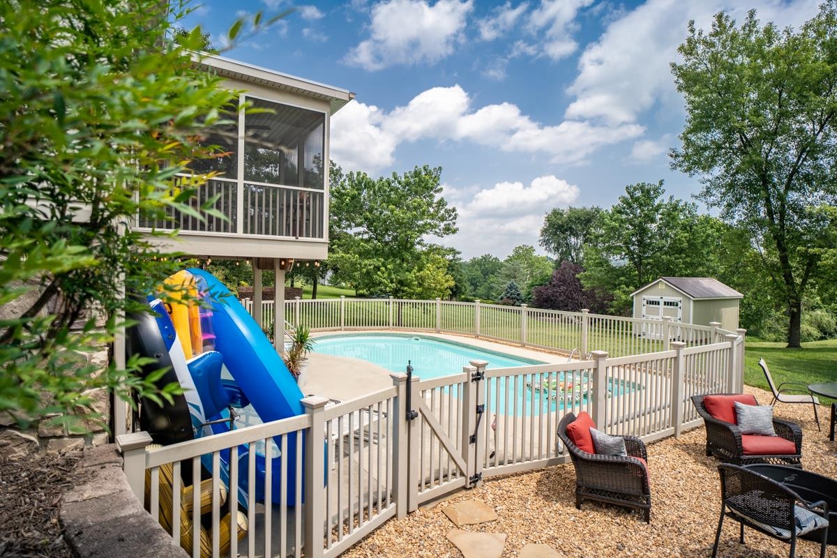 209 BUCHANAN DR, BROADWAY, Virginia 22815, 5 Bedrooms Bedrooms, ,3 BathroomsBathrooms,Residential,209 Buchanan Drive, Broadway, VA 22815,209 BUCHANAN DR,679887 MLS # 679887