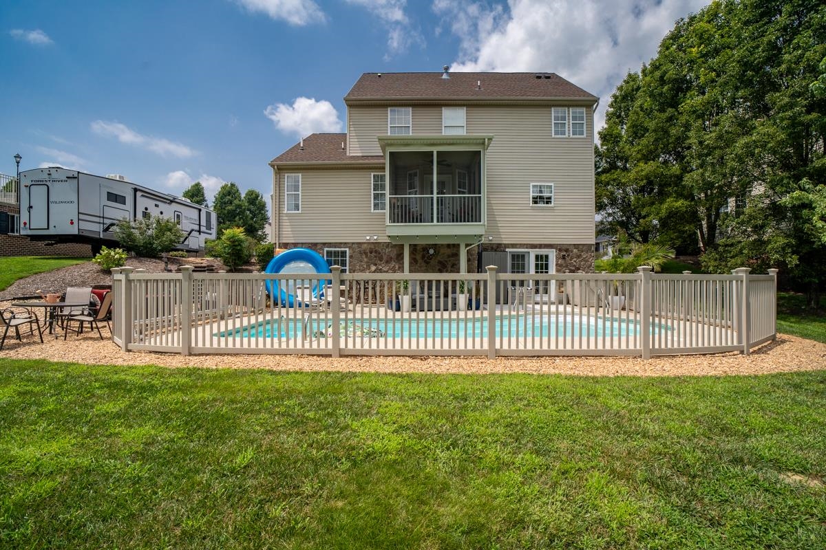 209 BUCHANAN DR, BROADWAY, Virginia 22815, 5 Bedrooms Bedrooms, ,3 BathroomsBathrooms,Residential,209 Buchanan Drive, Broadway, VA 22815,209 BUCHANAN DR,679887 MLS # 679887