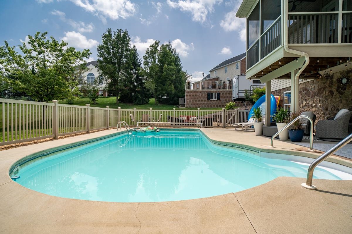 209 BUCHANAN DR, BROADWAY, Virginia 22815, 5 Bedrooms Bedrooms, ,3 BathroomsBathrooms,Residential,209 Buchanan Drive, Broadway, VA 22815,209 BUCHANAN DR,679887 MLS # 679887