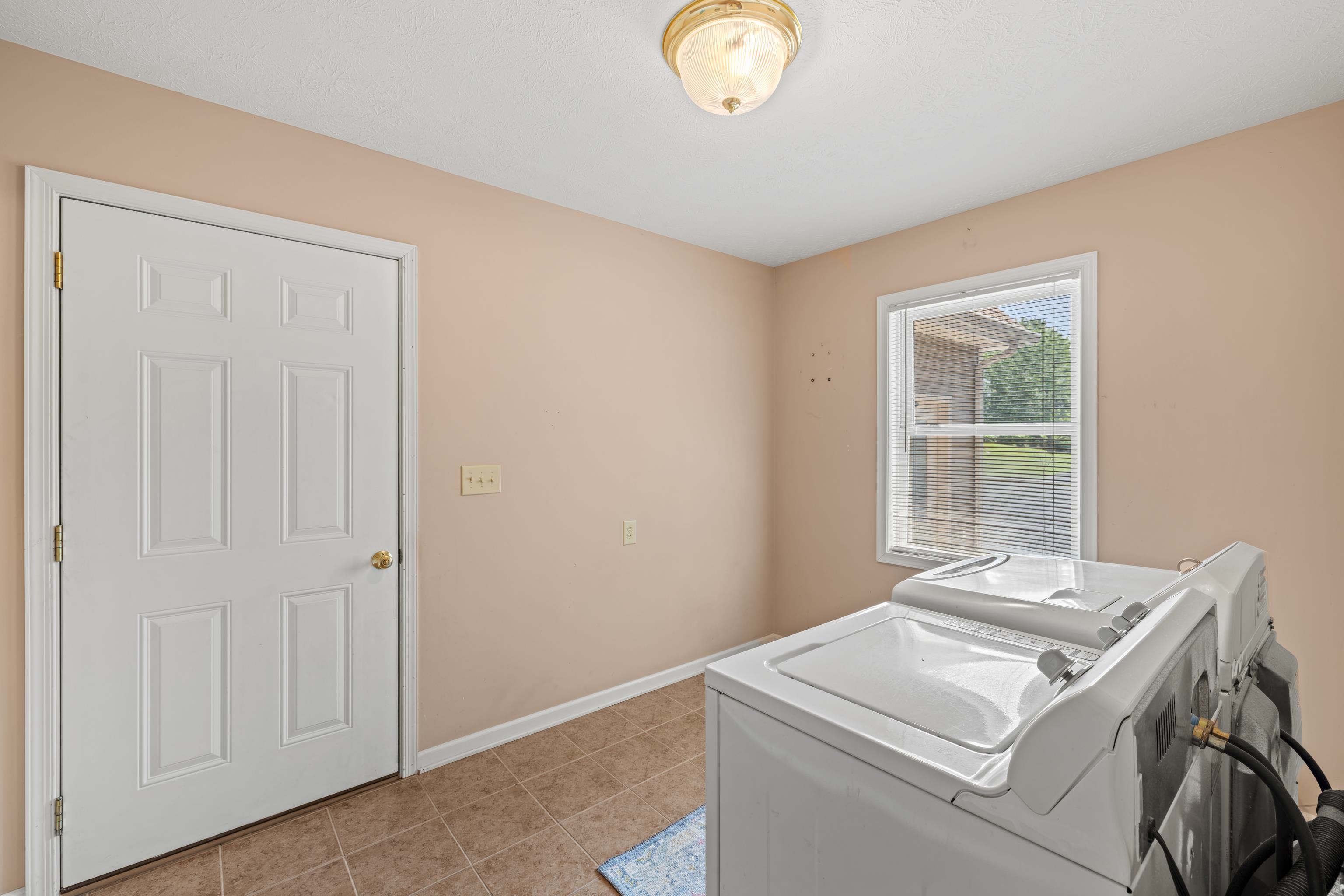 36 PAMBROOK DR, FISHERSVILLE, Virginia 22939, 3 Bedrooms Bedrooms, ,2 BathroomsBathrooms,Residential,36 PAMBROOK DR,679888 MLS # 679888