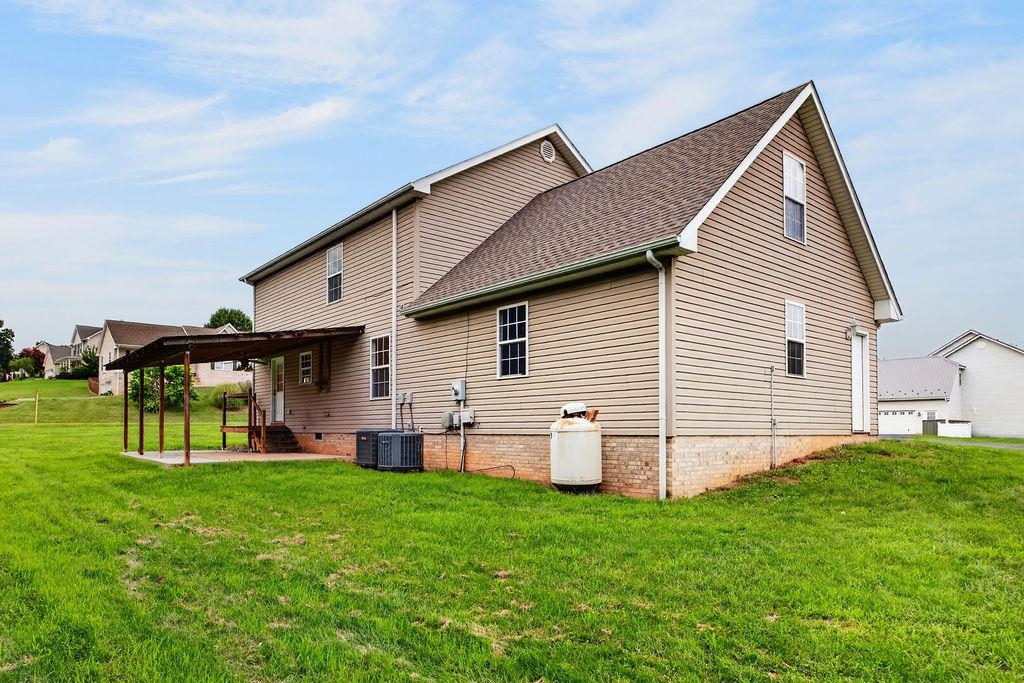 7 LITTLE JOHN CT, WAYNESBORO, Virginia 22980, 4 Bedrooms Bedrooms, ,2 BathroomsBathrooms,Residential,7 LITTLE JOHN CT,679891 MLS # 679891