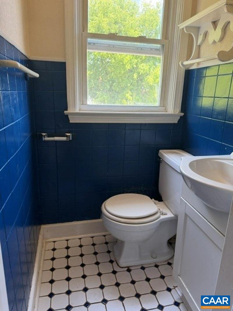 715 ELLIOTT AVE, CHARLOTTESVILLE, Virginia 22902, 3 Bedrooms Bedrooms, ,1 BathroomBathrooms,Residential,715 ELLIOTT AVE,679901 MLS # 679901 715 ELLIOTT AVE, CHARLOTTESVILLE, Virginia 22902, 3 Bedrooms Bedrooms, ,1 BathroomBathrooms,Residential,715 ELLIOTT AVE,679901 MLS # 679901