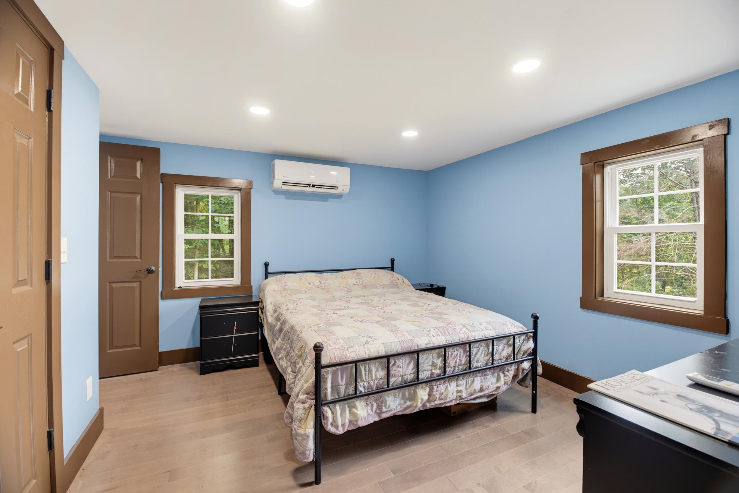 bedroom bedroom