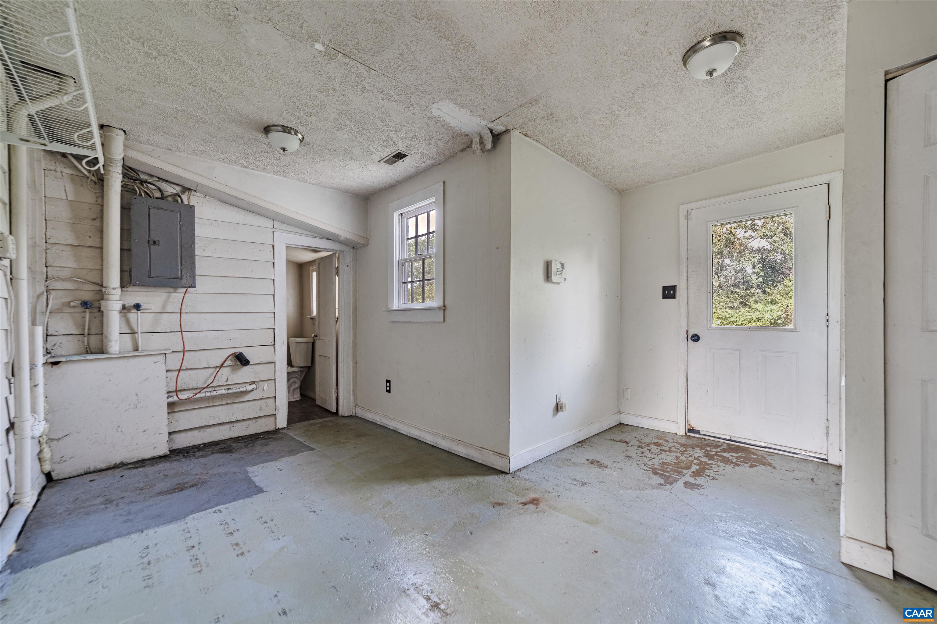 12180 PINHOOK RD, ROCKVILLE, Virginia 23146, 3 Bedrooms Bedrooms, ,1 BathroomBathrooms,Residential,12180 PINHOOK RD,679921 MLS # 679921