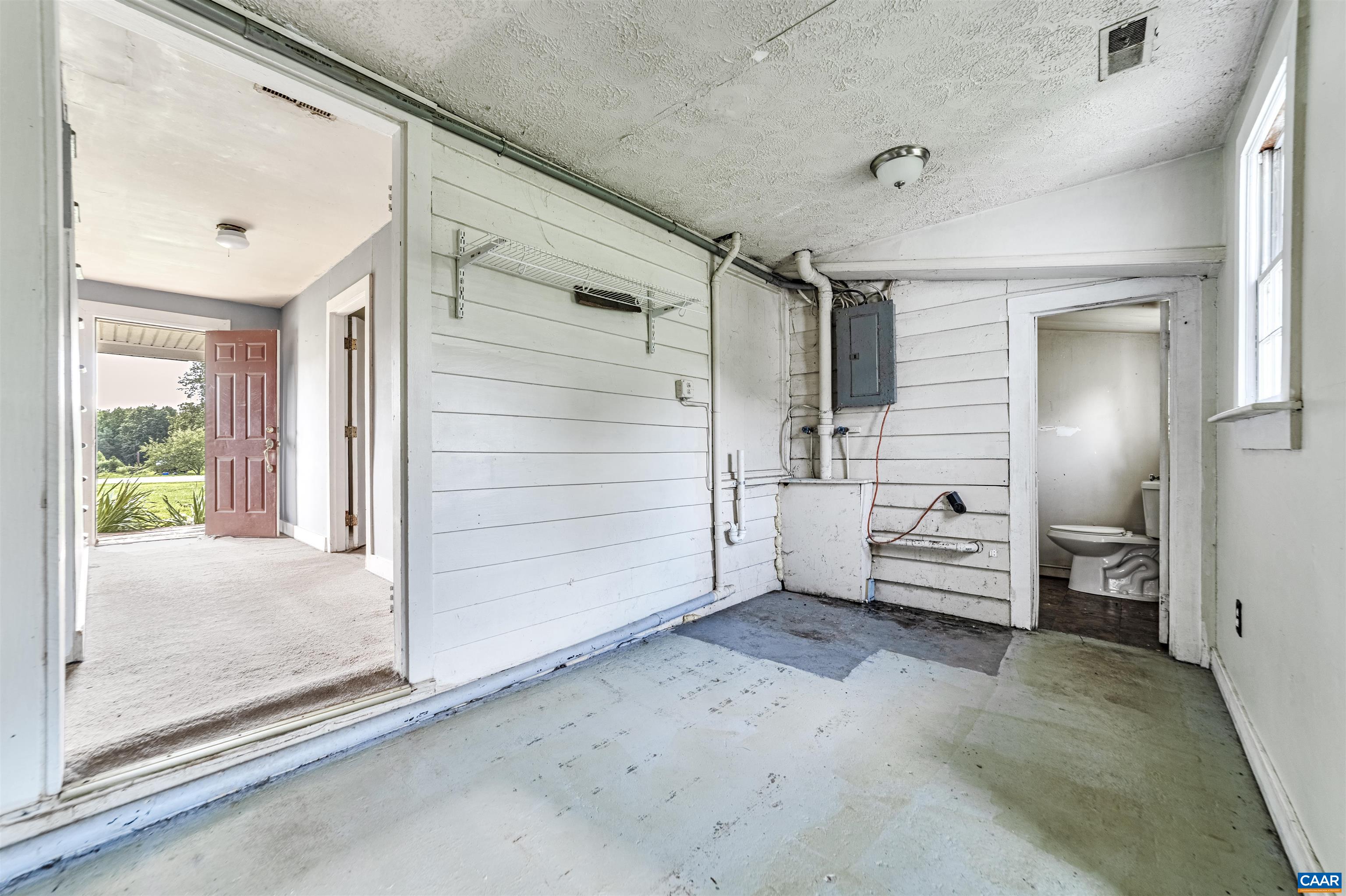 12180 PINHOOK RD, ROCKVILLE, Virginia 23146, 3 Bedrooms Bedrooms, ,1 BathroomBathrooms,Residential,12180 PINHOOK RD,679921 MLS # 679921