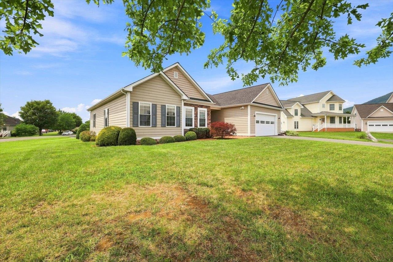600 SKYROCK CT, MCGAHEYSVILLE, Virginia 22840, 4 Bedrooms Bedrooms, ,2 BathroomsBathrooms,Residential,600 SKYROCK CT,679923 MLS # 679923 600 SKYROCK CT, MCGAHEYSVILLE, Virginia 22840, 4 Bedrooms Bedrooms, ,2 BathroomsBathrooms,Residential,600 SKYROCK CT,679923 MLS # 679923