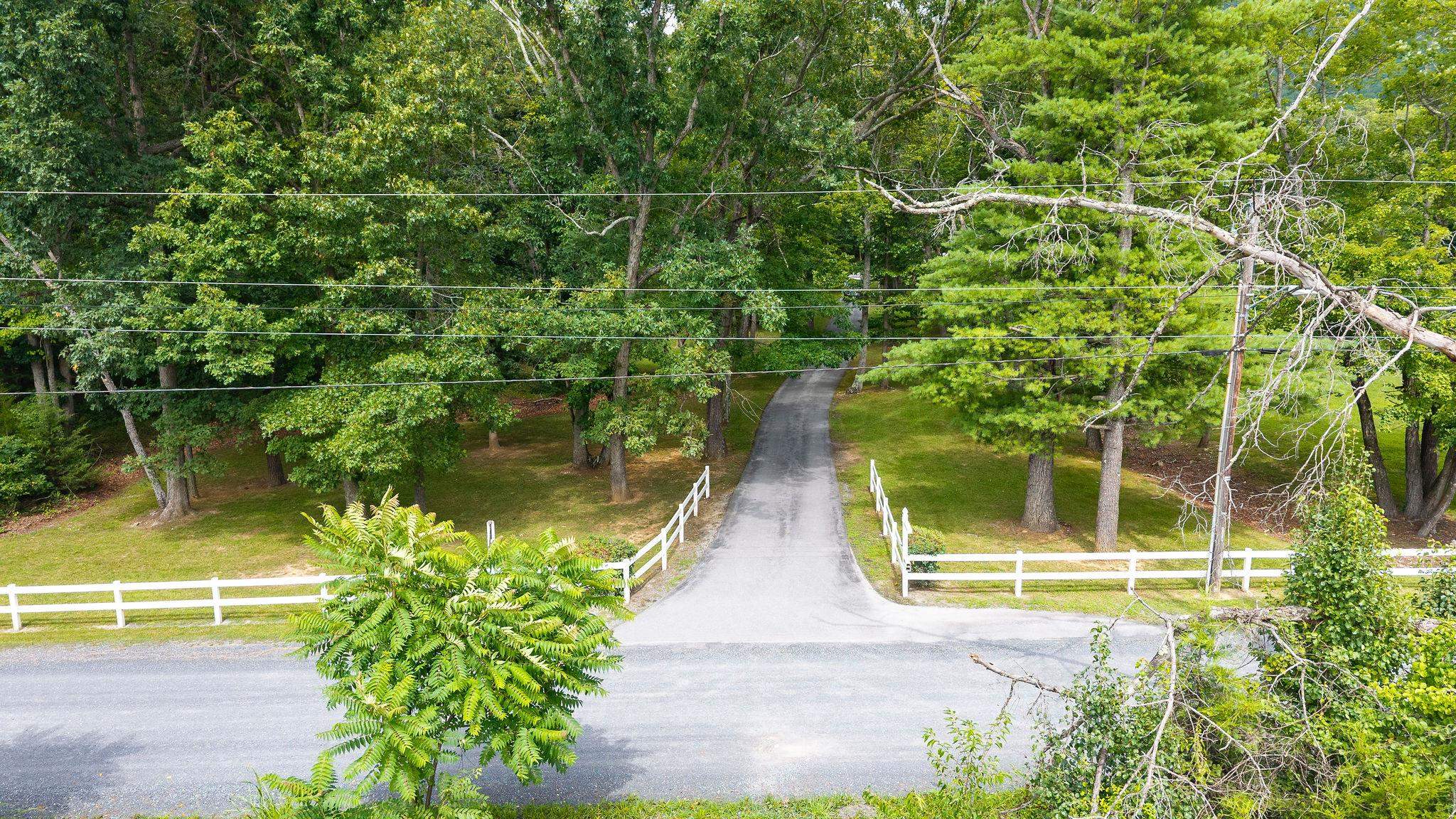 337 HORSEHEAD RD, GROTTOES, Virginia 24441, 2 Bedrooms Bedrooms, ,2 BathroomsBathrooms,Residential,Acorn Acres,337 HORSEHEAD RD,679934 MLS # 679934 337 HORSEHEAD RD, GROTTOES, Virginia 24441, 2 Bedrooms Bedrooms, ,2 BathroomsBathrooms,Residential,Acorn Acres,337 HORSEHEAD RD,679934 MLS # 679934