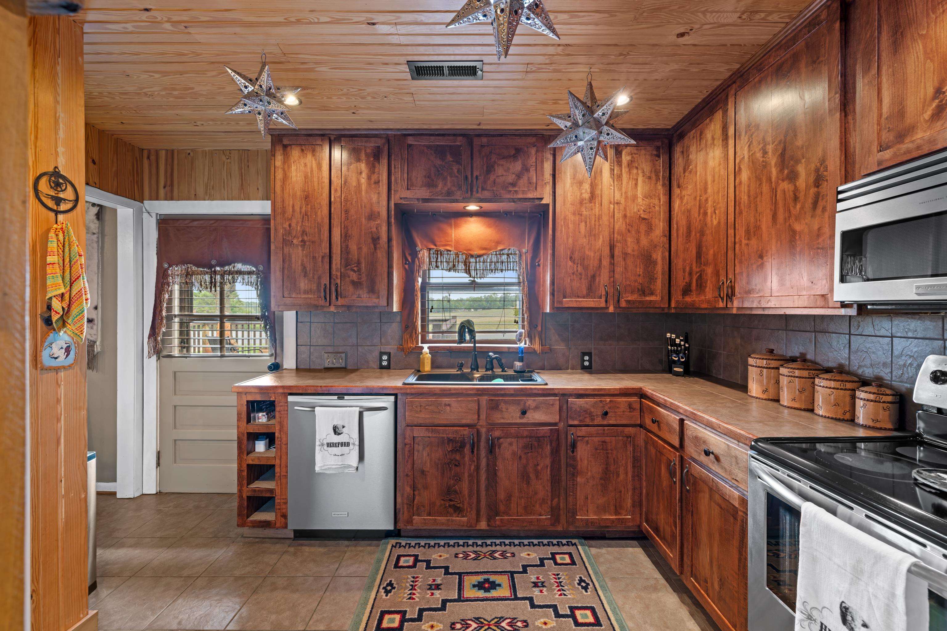 660 STERRETT RD, FAIRFIELD, Virginia 24435, 3 Bedrooms Bedrooms, ,1 BathroomBathrooms,Residential,660 STERRETT RD,679941 MLS # 679941 660 STERRETT RD, FAIRFIELD, Virginia 24435, 3 Bedrooms Bedrooms, ,1 BathroomBathrooms,Residential,660 STERRETT RD,679941 MLS # 679941