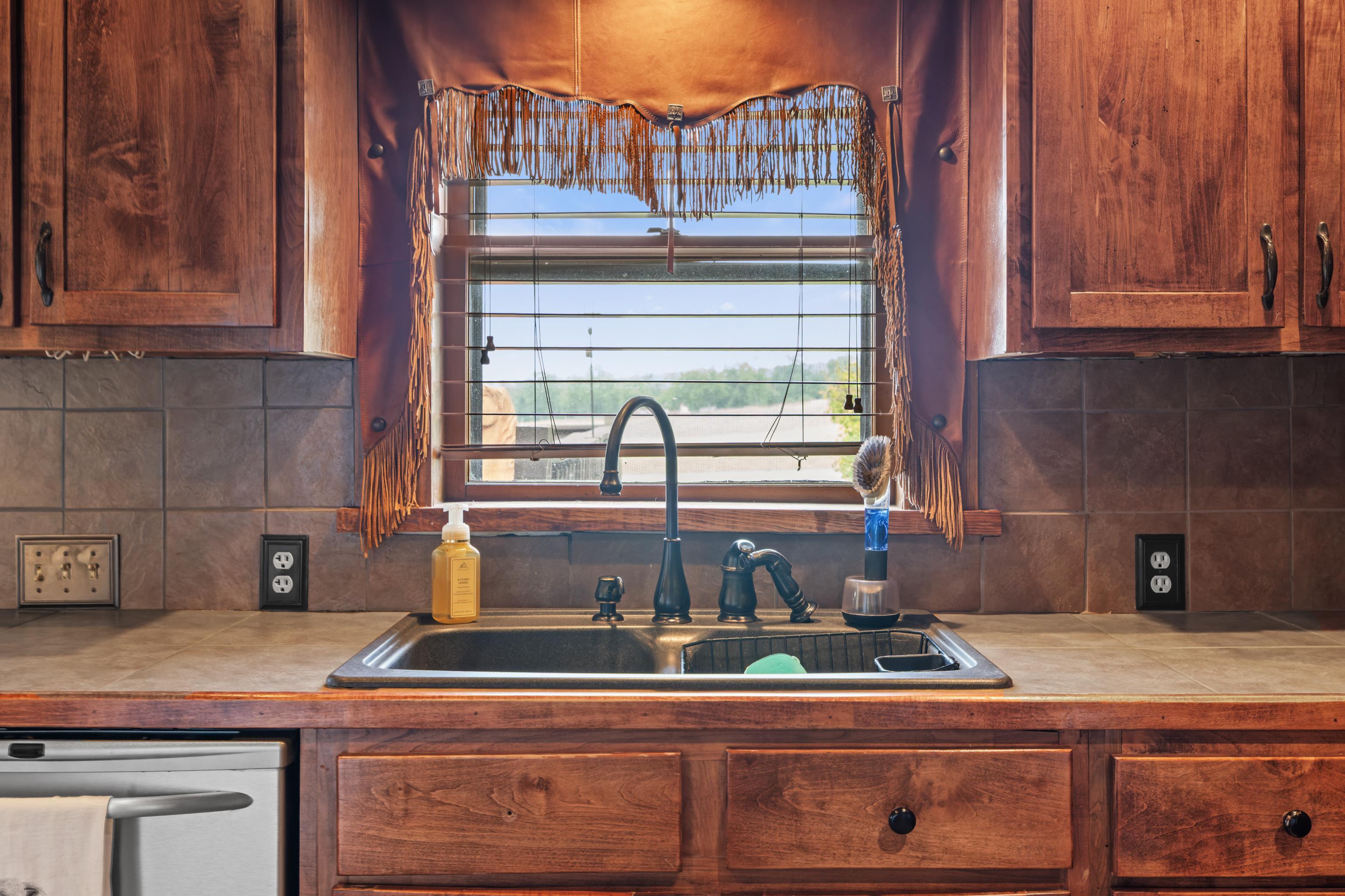 660 STERRETT RD, FAIRFIELD, Virginia 24435, 3 Bedrooms Bedrooms, ,1 BathroomBathrooms,Residential,660 STERRETT RD,679941 MLS # 679941 660 STERRETT RD, FAIRFIELD, Virginia 24435, 3 Bedrooms Bedrooms, ,1 BathroomBathrooms,Residential,660 STERRETT RD,679941 MLS # 679941