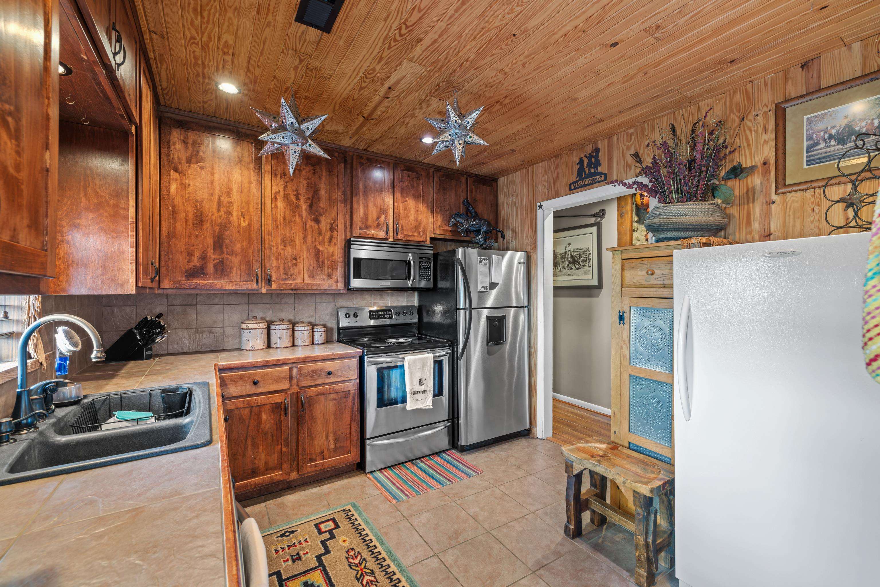660 STERRETT RD, FAIRFIELD, Virginia 24435, 3 Bedrooms Bedrooms, ,1 BathroomBathrooms,Residential,660 STERRETT RD,679941 MLS # 679941 660 STERRETT RD, FAIRFIELD, Virginia 24435, 3 Bedrooms Bedrooms, ,1 BathroomBathrooms,Residential,660 STERRETT RD,679941 MLS # 679941