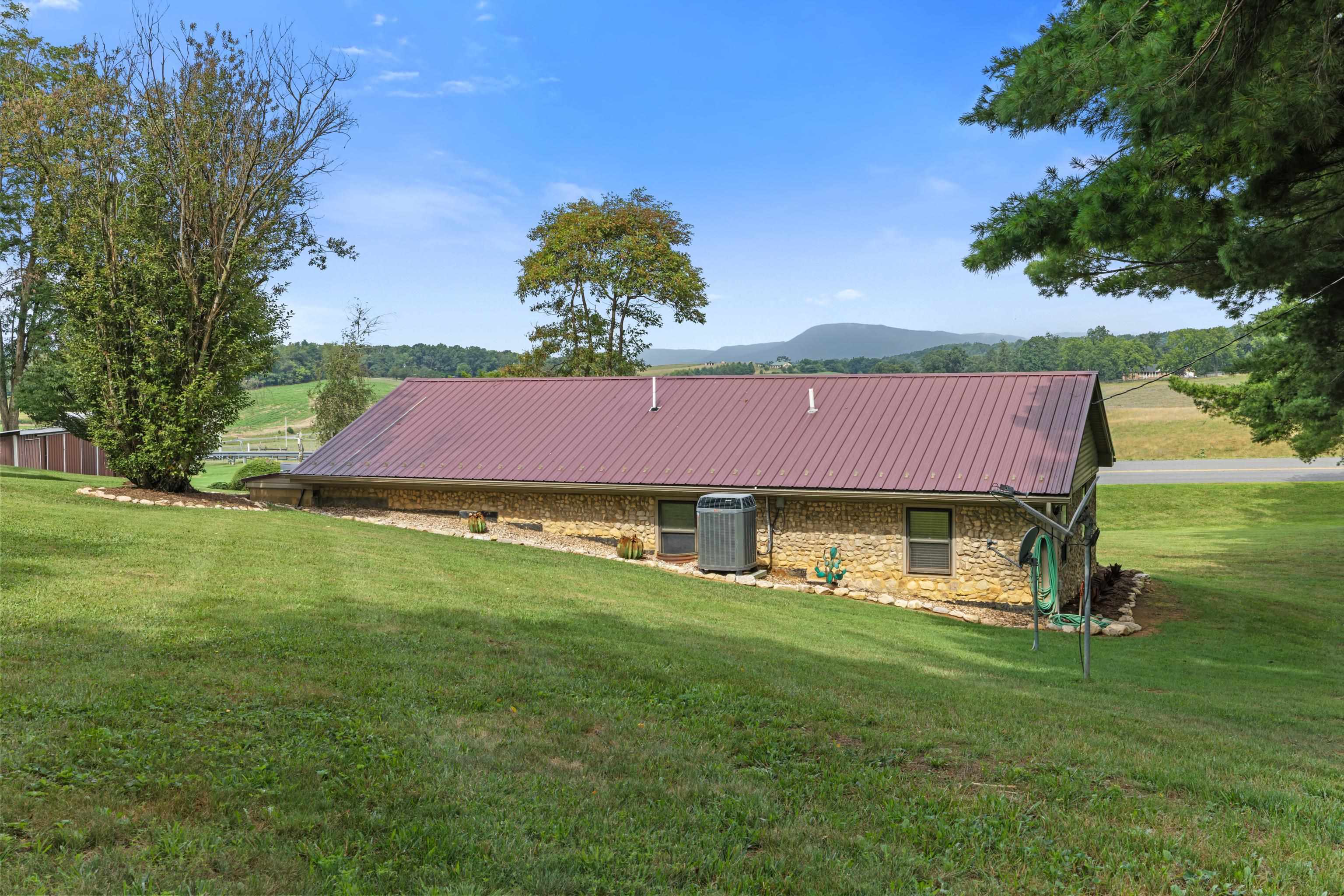 660 STERRETT RD, FAIRFIELD, Virginia 24435, 3 Bedrooms Bedrooms, ,1 BathroomBathrooms,Residential,660 STERRETT RD,679941 MLS # 679941 660 STERRETT RD, FAIRFIELD, Virginia 24435, 3 Bedrooms Bedrooms, ,1 BathroomBathrooms,Residential,660 STERRETT RD,679941 MLS # 679941