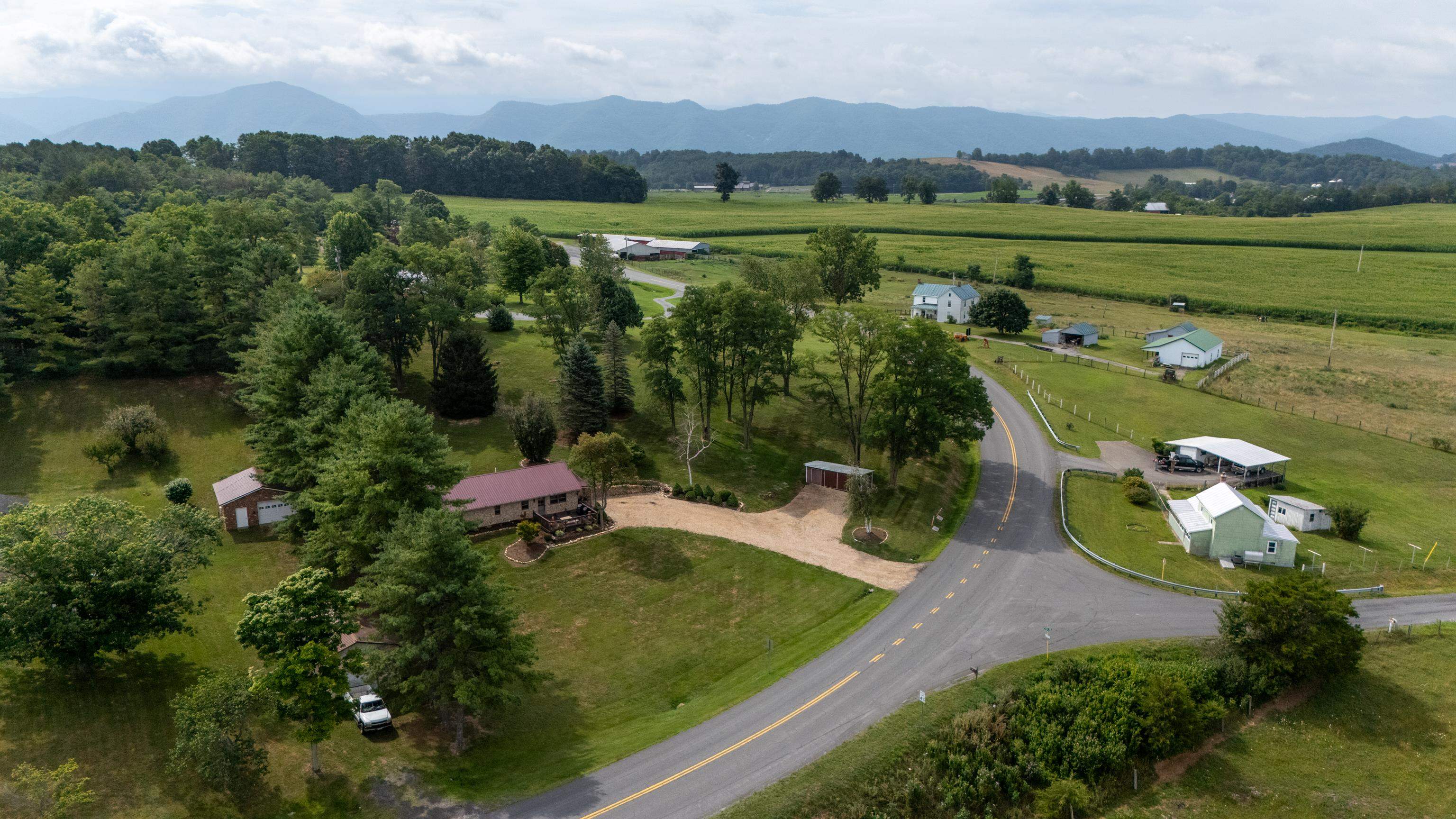660 STERRETT RD, FAIRFIELD, Virginia 24435, 3 Bedrooms Bedrooms, ,1 BathroomBathrooms,Residential,660 STERRETT RD,679941 MLS # 679941 660 STERRETT RD, FAIRFIELD, Virginia 24435, 3 Bedrooms Bedrooms, ,1 BathroomBathrooms,Residential,660 STERRETT RD,679941 MLS # 679941