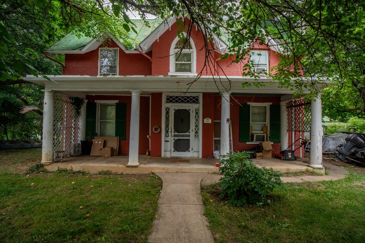 847 MAPLE AVE, STAUNTON, Virginia 24401, 3 Bedrooms Bedrooms, ,2 BathroomsBathrooms,Residential,847 MAPLE AVE,679951 MLS # 679951