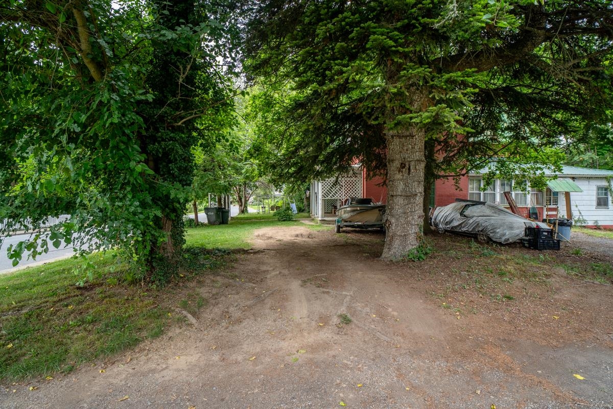 847 MAPLE AVE, STAUNTON, Virginia 24401, 3 Bedrooms Bedrooms, ,2 BathroomsBathrooms,Residential,847 MAPLE AVE,679951 MLS # 679951