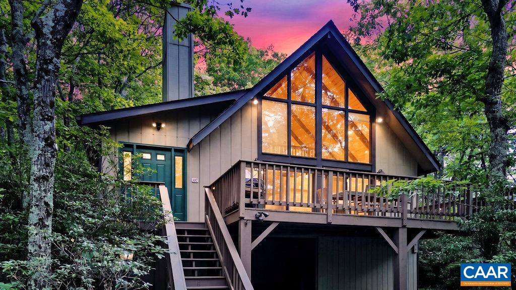 Charming mountain chalet ideally located just a two-minute walk to the ski slopes.