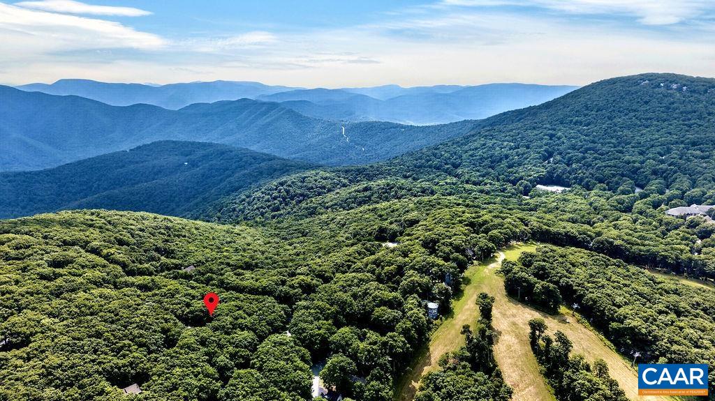 Quick access to the ski slopes from across the street.