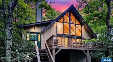 Charming mountain chalet ideally located just a two-minute walk to the ski slopes.