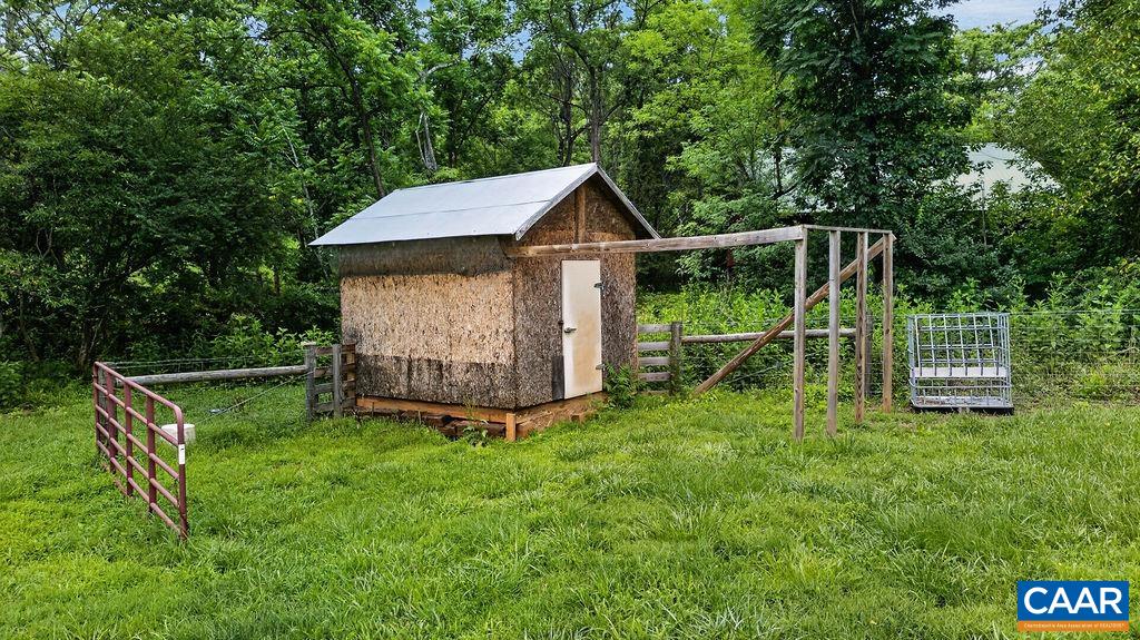 The property offers a variety of farm outbuildings that are in wonderful condition. Just waiting for your farm animals to arrive.