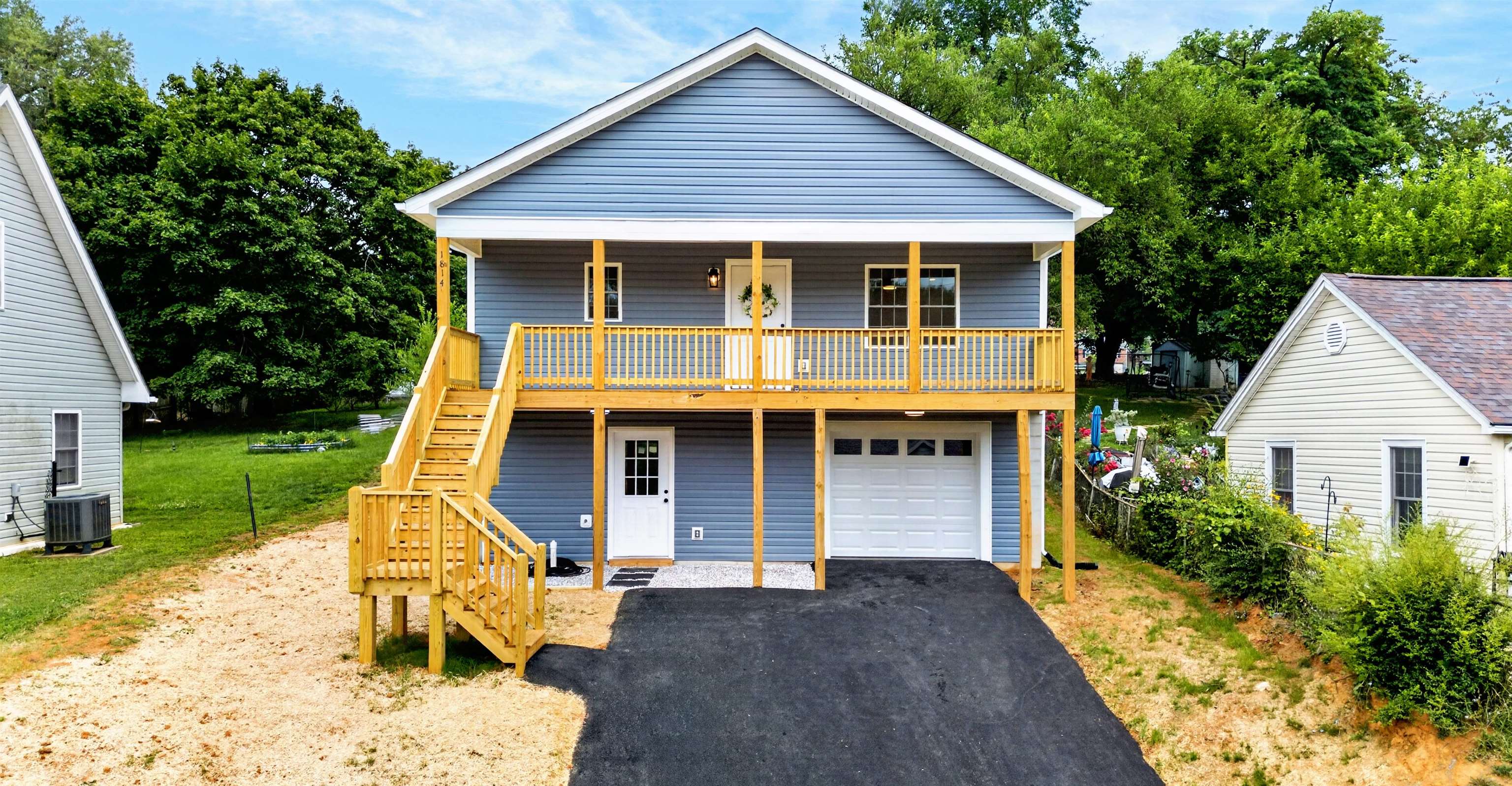 1814 VINSON ST, STAUNTON, Virginia 24401, 3 Bedrooms Bedrooms, ,2 BathroomsBathrooms,Residential,1814 VINSON ST,679957 MLS # 679957