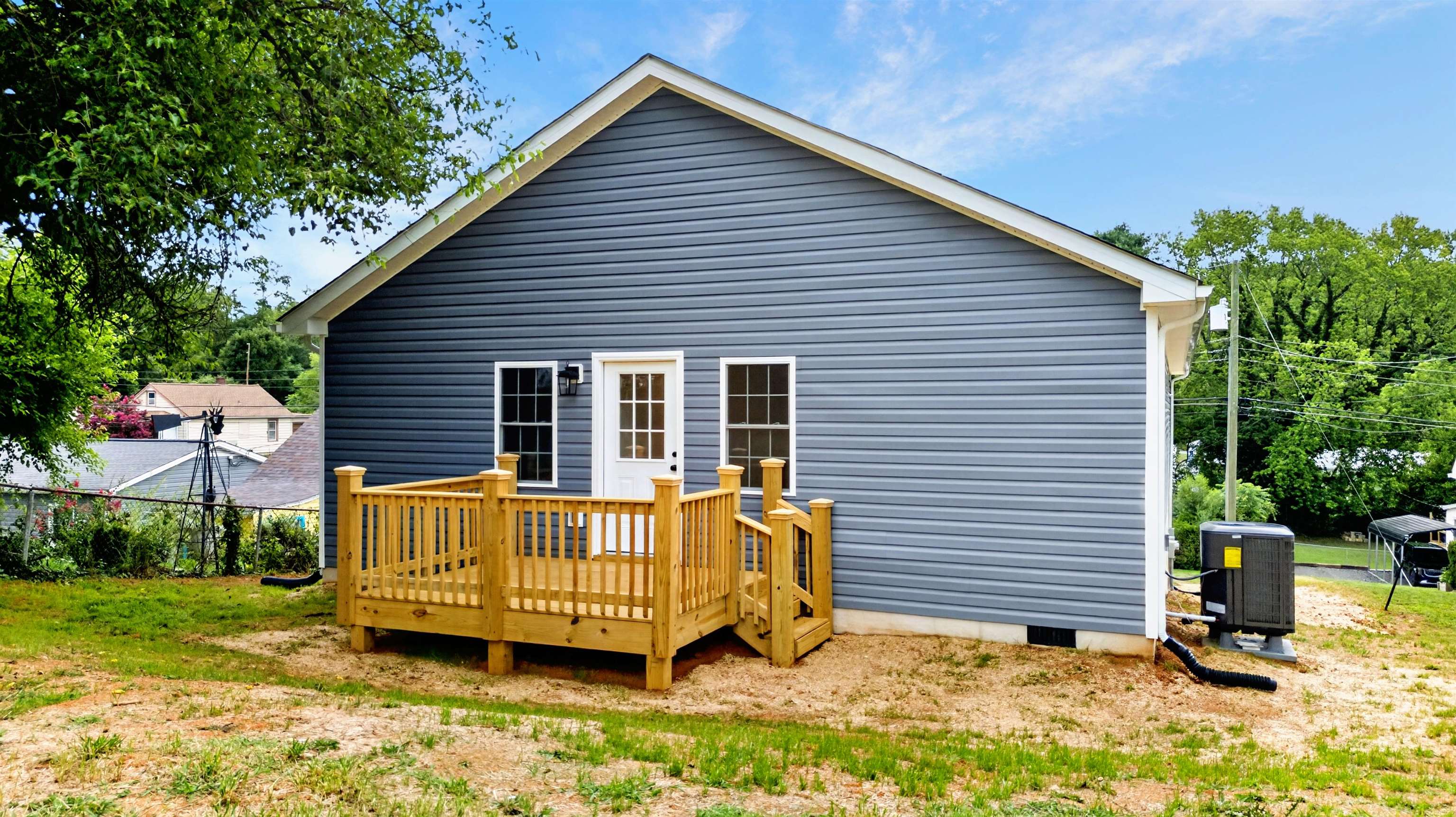 1814 VINSON ST, STAUNTON, Virginia 24401, 3 Bedrooms Bedrooms, ,2 BathroomsBathrooms,Residential,1814 VINSON ST,679957 MLS # 679957