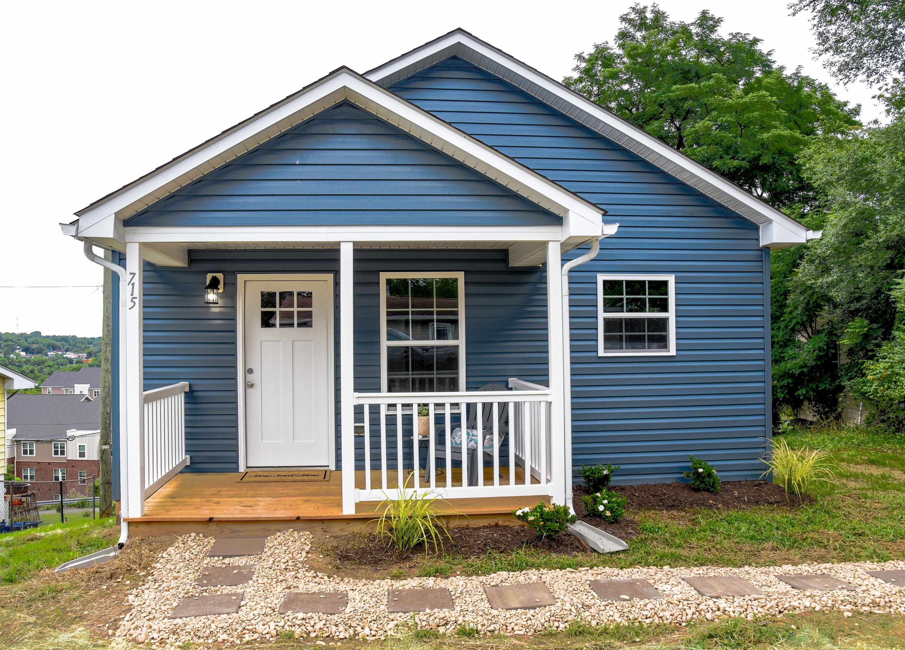 715 MINEOLA ST, STAUNTON, Virginia 24401, 3 Bedrooms Bedrooms, ,2 BathroomsBathrooms,Residential,715 MINEOLA ST,679964 MLS # 679964