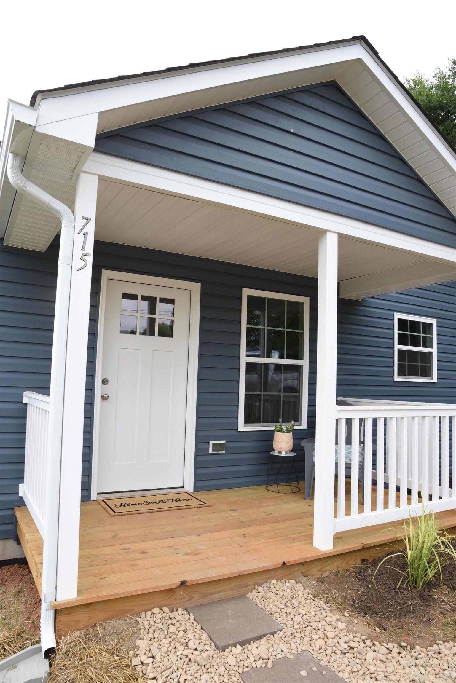 715 MINEOLA ST, STAUNTON, Virginia 24401, 3 Bedrooms Bedrooms, ,2 BathroomsBathrooms,Residential,715 MINEOLA ST,679964 MLS # 679964