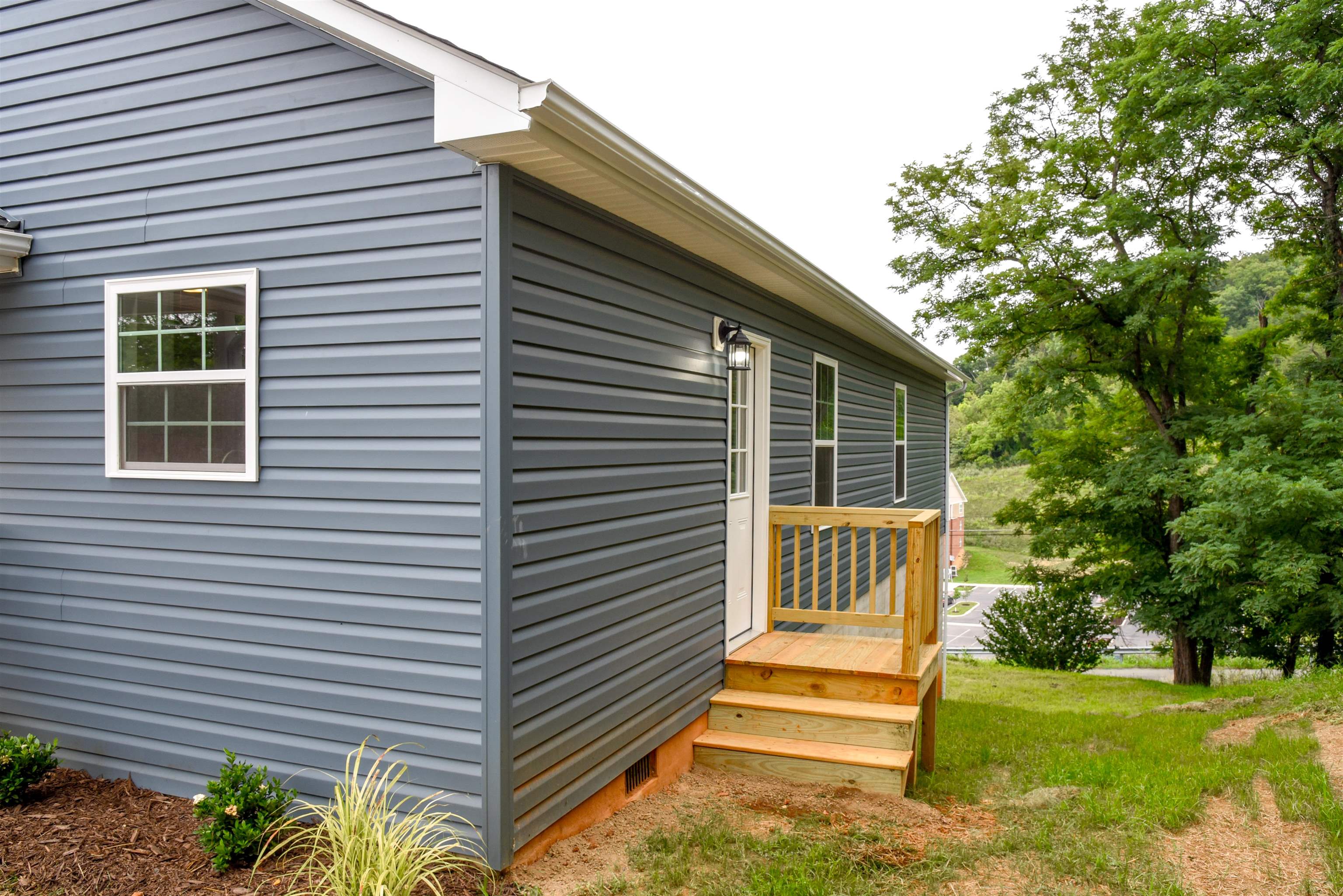 715 MINEOLA ST, STAUNTON, Virginia 24401, 3 Bedrooms Bedrooms, ,2 BathroomsBathrooms,Residential,715 MINEOLA ST,679964 MLS # 679964