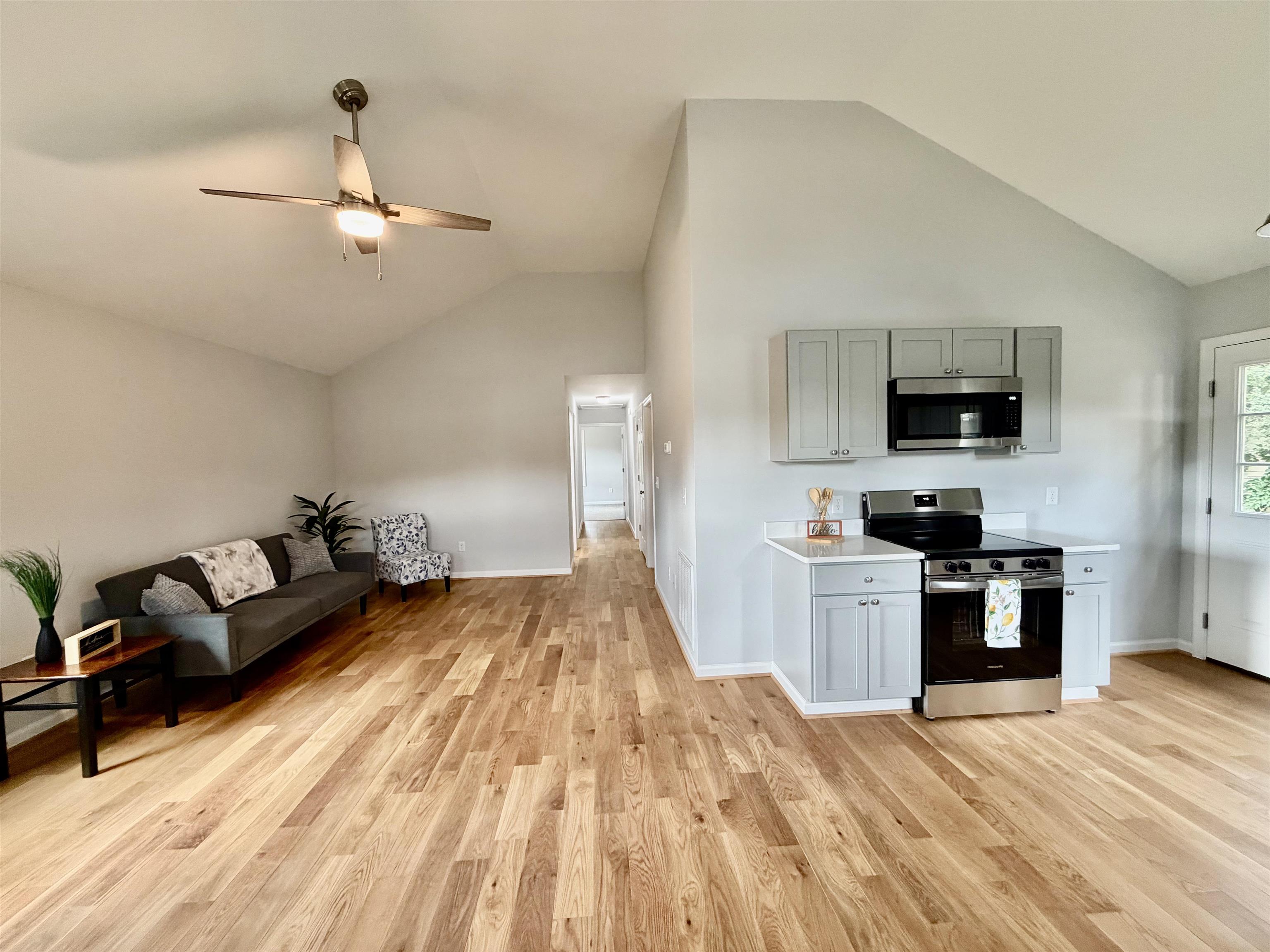 715 MINEOLA ST, STAUNTON, Virginia 24401, 3 Bedrooms Bedrooms, ,2 BathroomsBathrooms,Residential,715 MINEOLA ST,679964 MLS # 679964