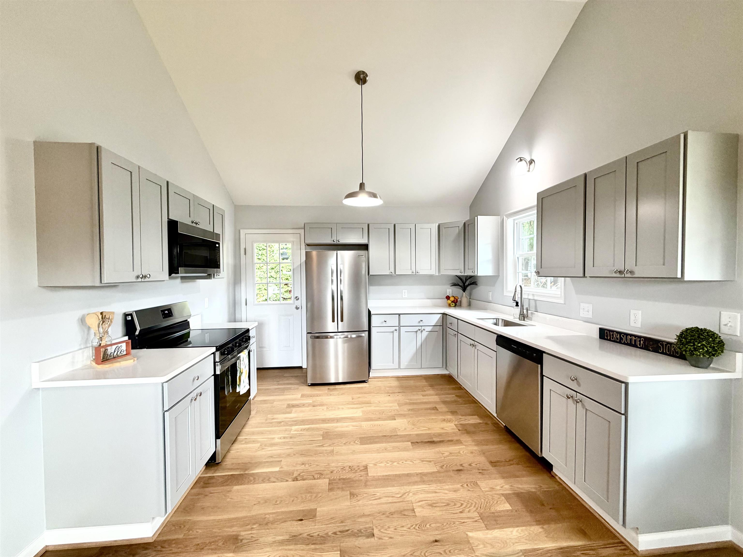 715 MINEOLA ST, STAUNTON, Virginia 24401, 3 Bedrooms Bedrooms, ,2 BathroomsBathrooms,Residential,715 MINEOLA ST,679964 MLS # 679964