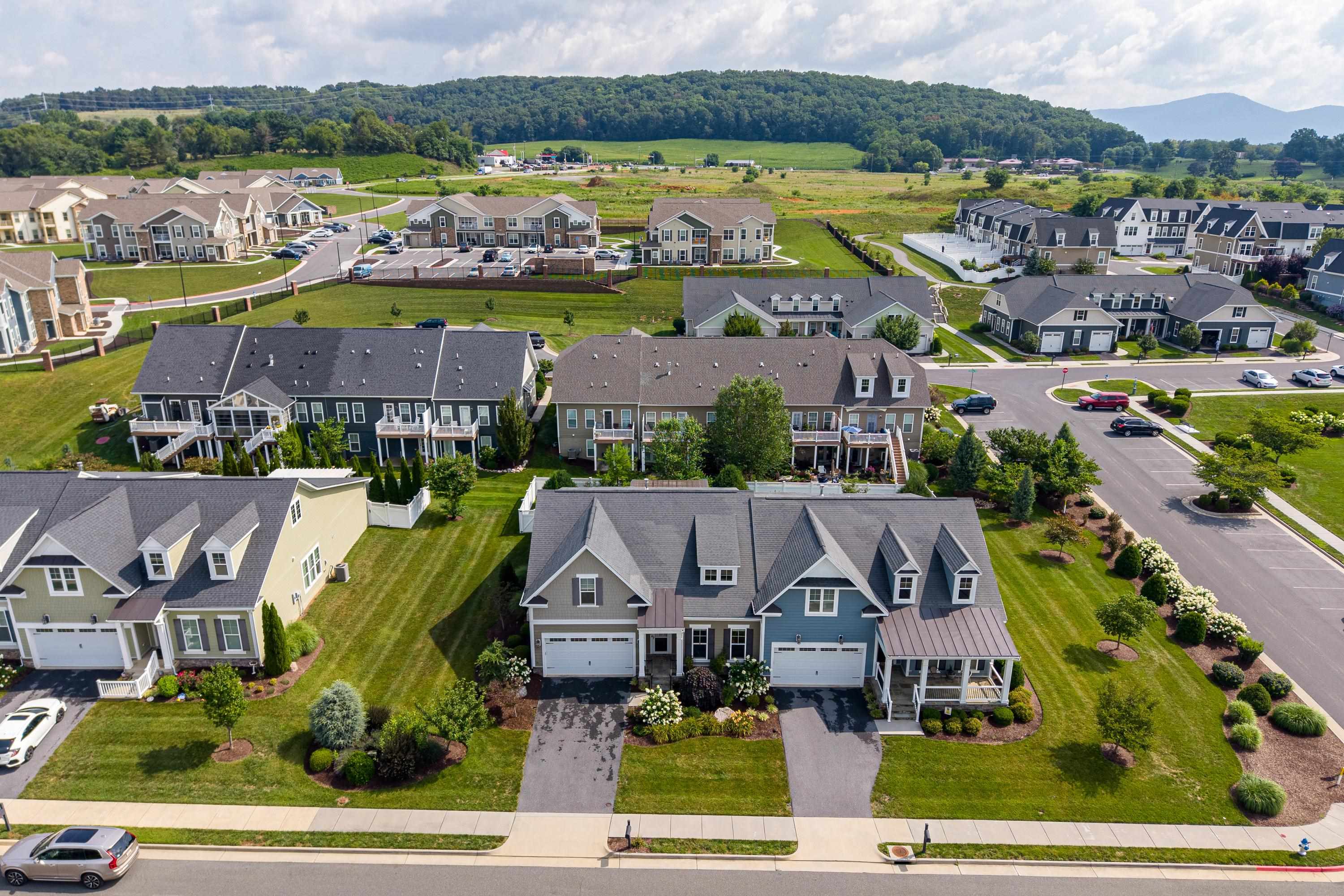 3079 PRESTON LAKE BLVD, ROCKINGHAM, Virginia 22801, 3 Bedrooms Bedrooms, ,3 BathroomsBathrooms,Residential,3079 PRESTON LAKE BLVD,679991 MLS # 679991