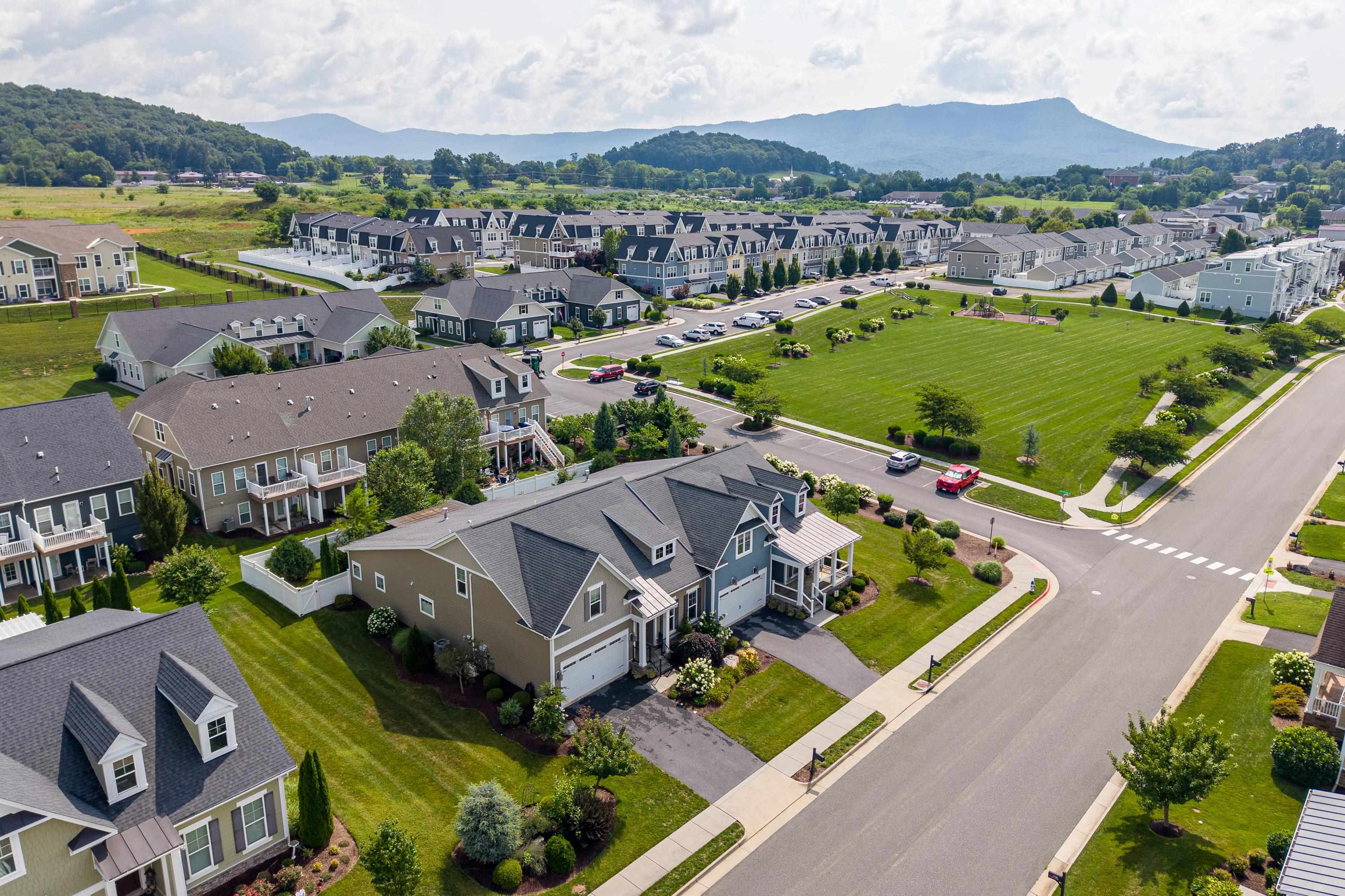 3079 PRESTON LAKE BLVD, ROCKINGHAM, Virginia 22801, 3 Bedrooms Bedrooms, ,3 BathroomsBathrooms,Residential,3079 PRESTON LAKE BLVD,679991 MLS # 679991