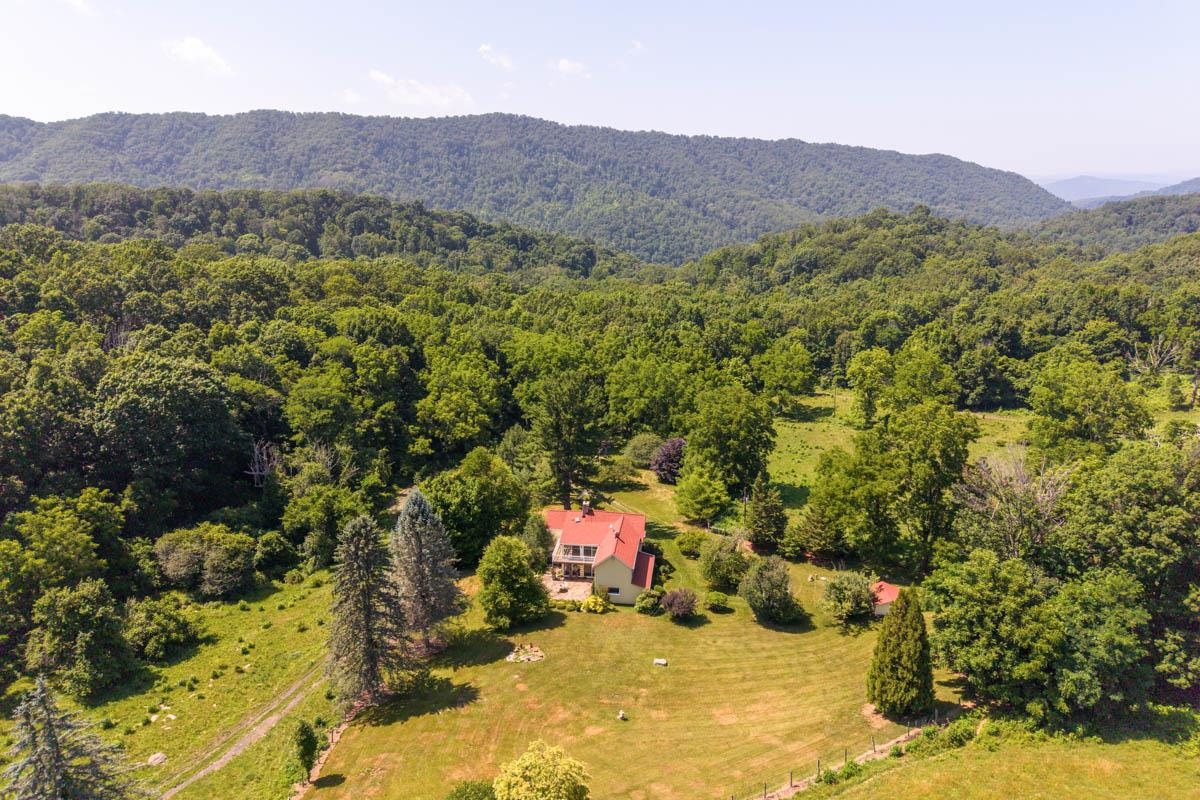 531 LOWLAND FARMS RD, HOT SPRINGS, Virginia 24445, 4 Bedrooms Bedrooms, ,3 BathroomsBathrooms,Residential,Lowland Farms,531 LOWLAND FARMS RD,679992 MLS # 679992