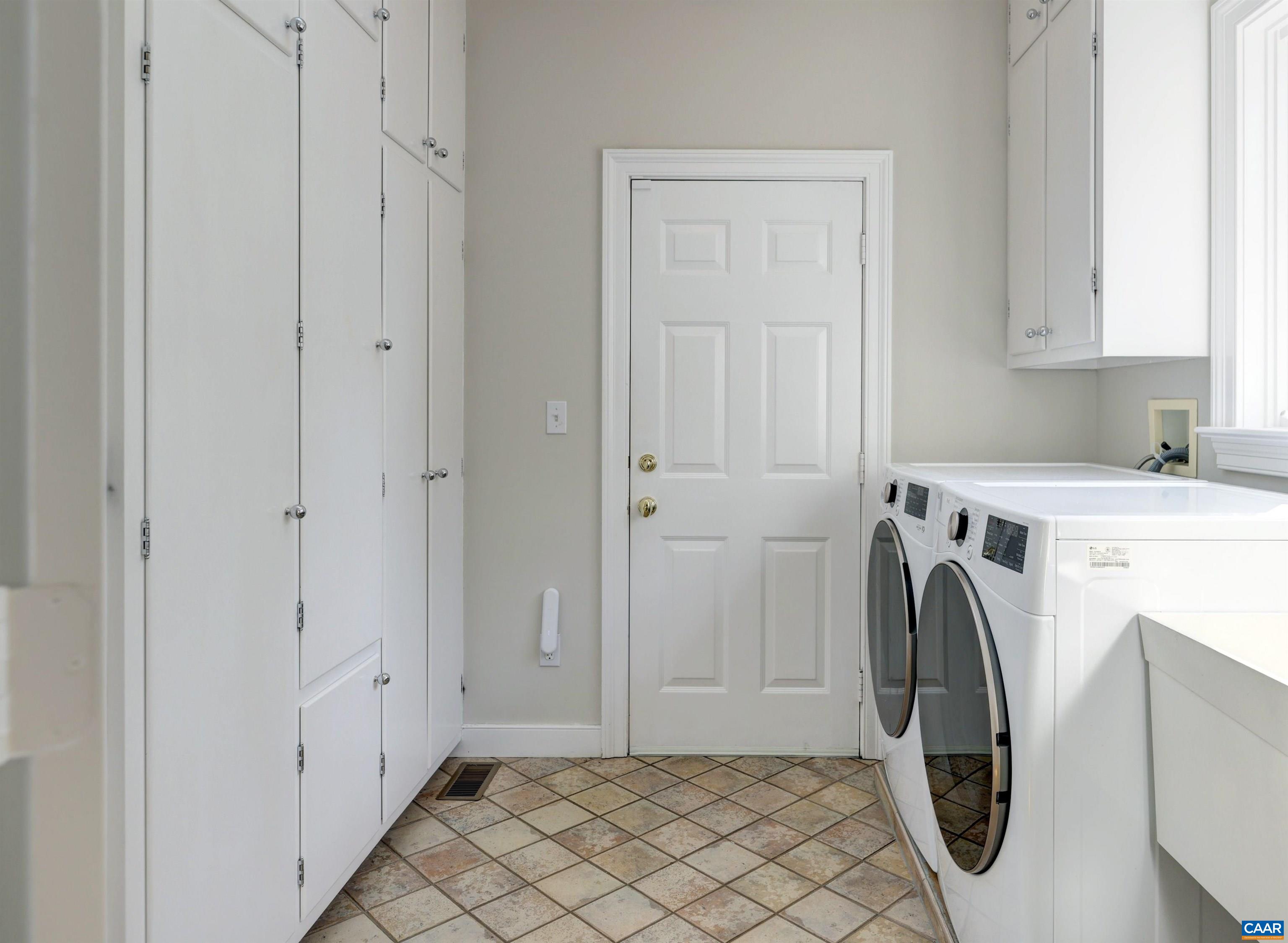 512 WILEY DR, CHARLOTTESVILLE, Virginia 22903, 4 Bedrooms Bedrooms, ,3 BathroomsBathrooms,Residential,512 WILEY DR,679987 MLS # 679987