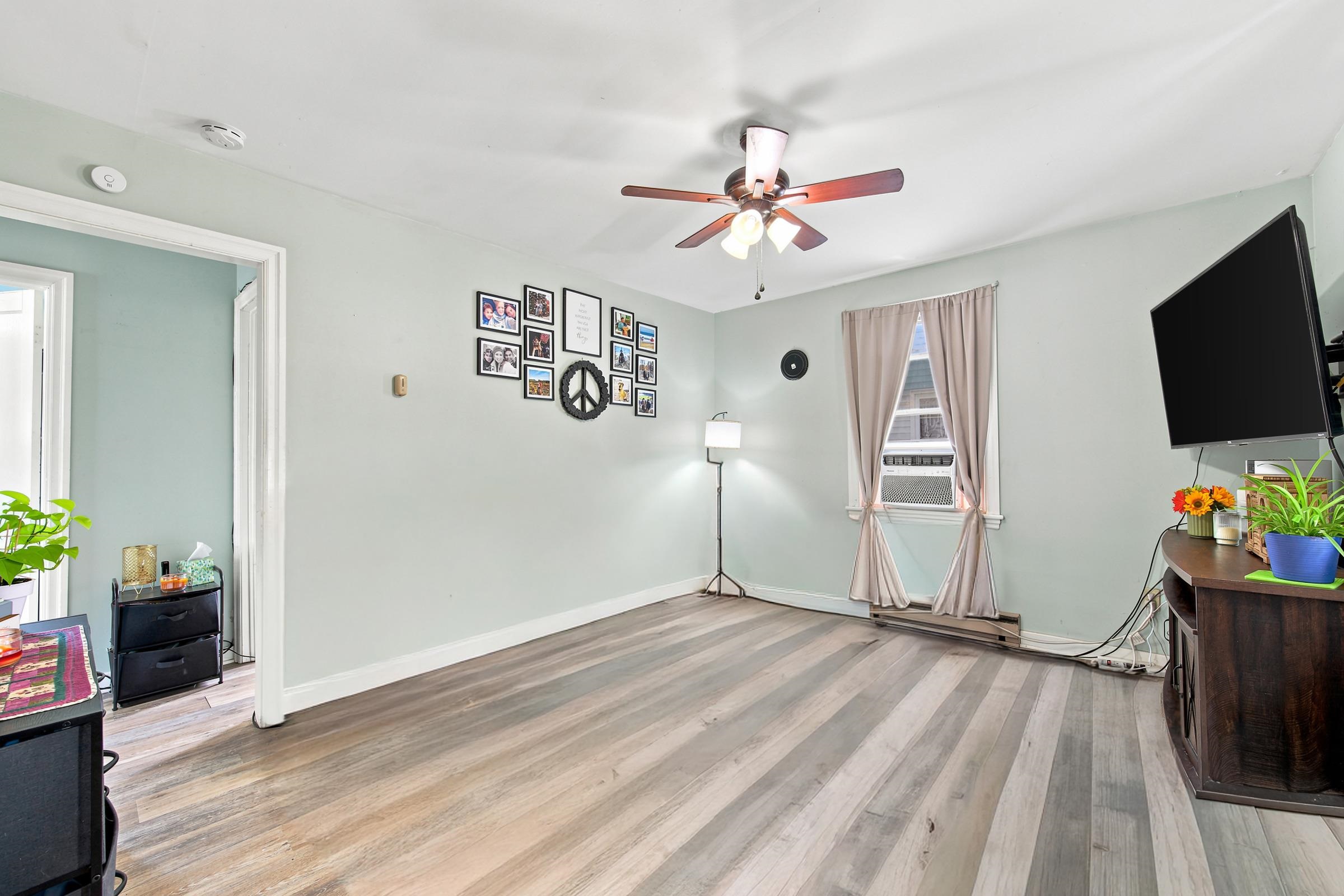 321 2ND AVE, TIMBERVILLE, Virginia 22853, 2 Bedrooms Bedrooms, ,1 BathroomBathrooms,Residential,321 2ND AVE,680009 MLS # 680009 321 2ND AVE, TIMBERVILLE, Virginia 22853, 2 Bedrooms Bedrooms, ,1 BathroomBathrooms,Residential,321 2ND AVE,680009 MLS # 680009