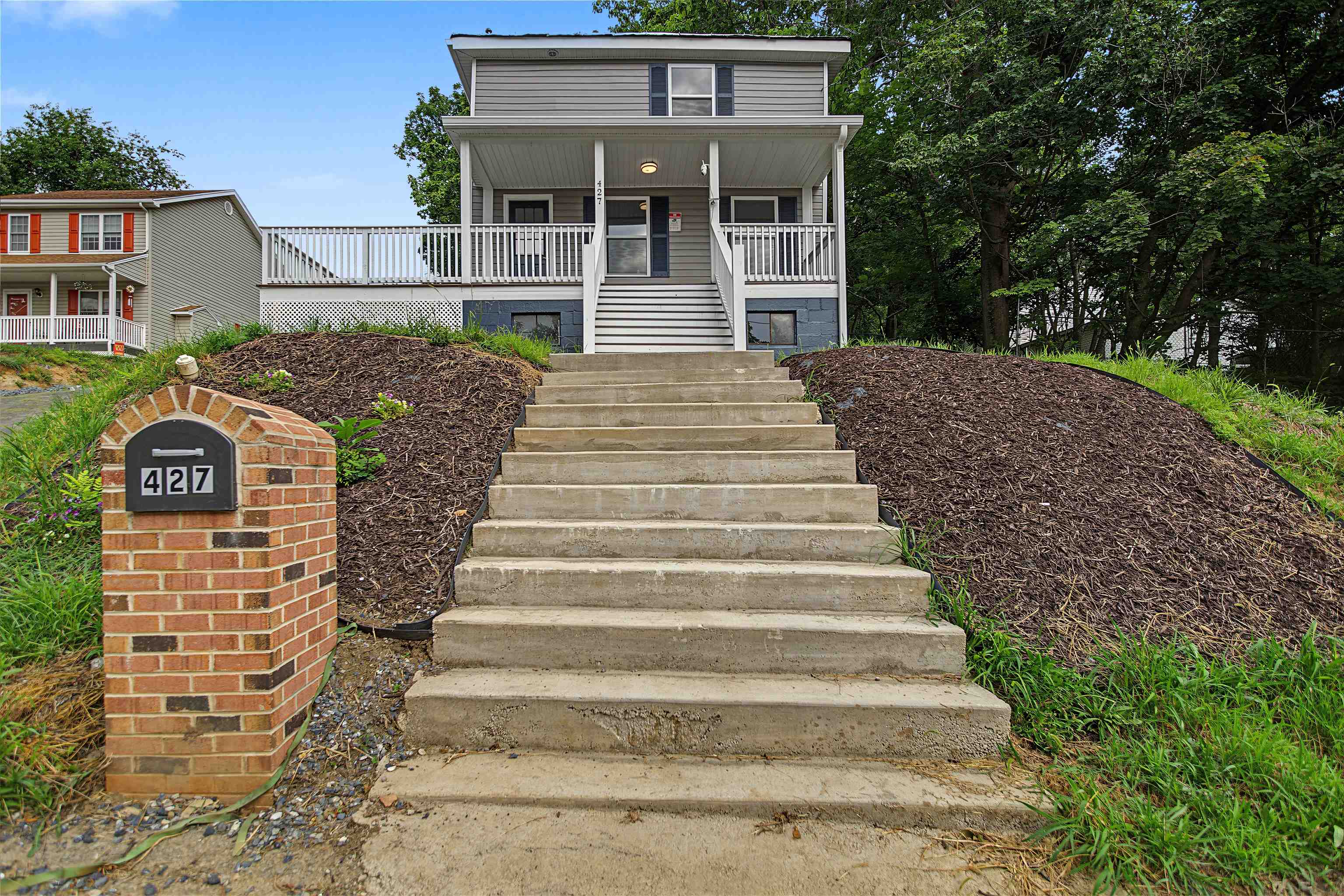 427 MONTGOMERY AVE, STAUNTON, Virginia 24401, 3 Bedrooms Bedrooms, ,2 BathroomsBathrooms,Residential,427 MONTGOMERY AVE,680015 MLS # 680015