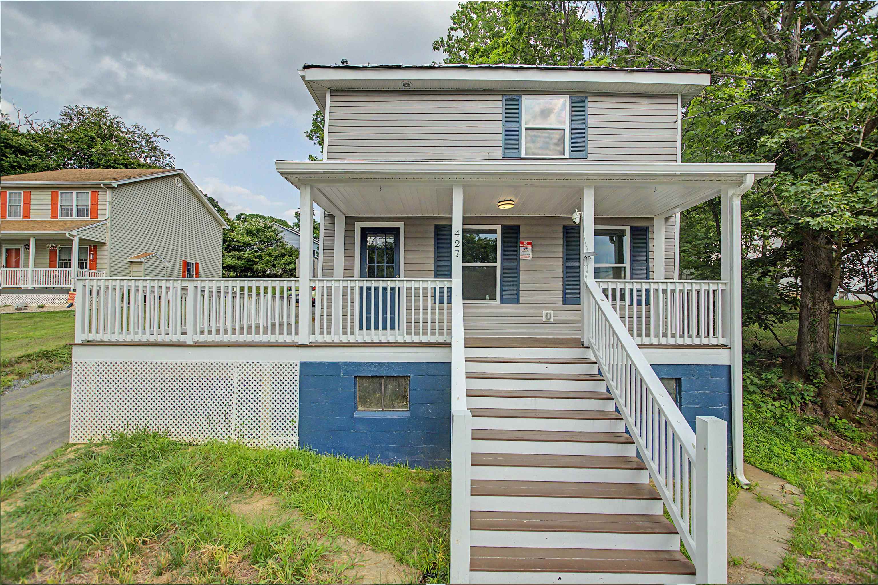 427 MONTGOMERY AVE, STAUNTON, Virginia 24401, 3 Bedrooms Bedrooms, ,2 BathroomsBathrooms,Residential,427 MONTGOMERY AVE,680015 MLS # 680015