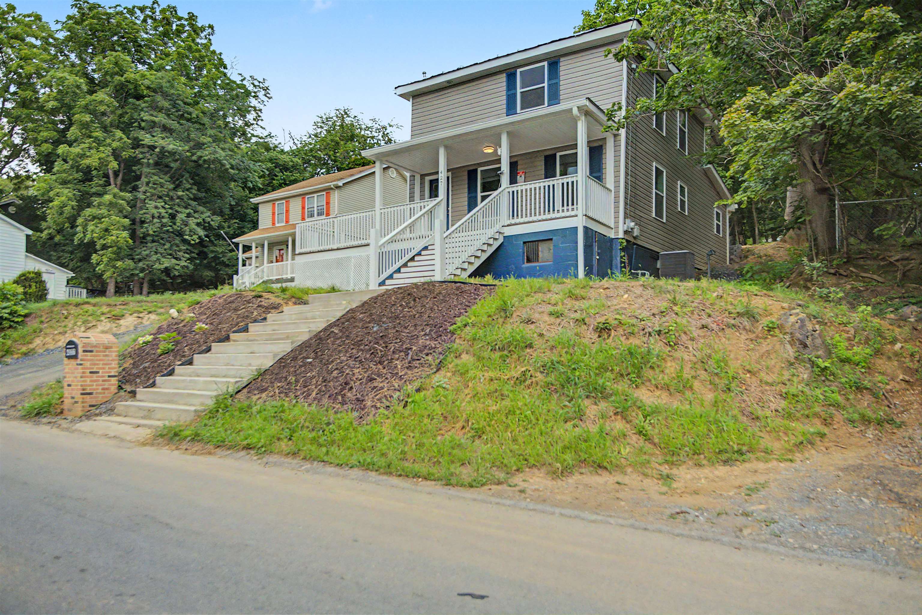 427 MONTGOMERY AVE, STAUNTON, Virginia 24401, 3 Bedrooms Bedrooms, ,2 BathroomsBathrooms,Residential,427 MONTGOMERY AVE,680015 MLS # 680015